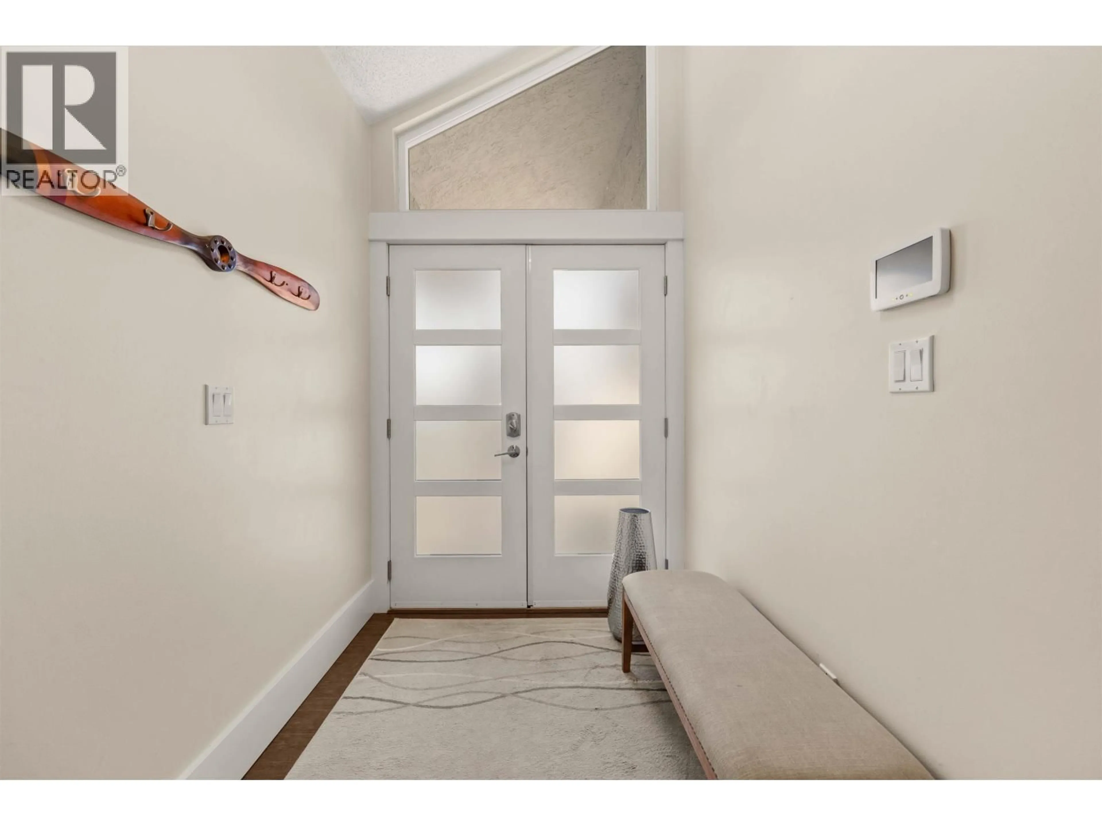 Indoor entryway for 5253 5B AVENUE, Delta British Columbia V4M1K4