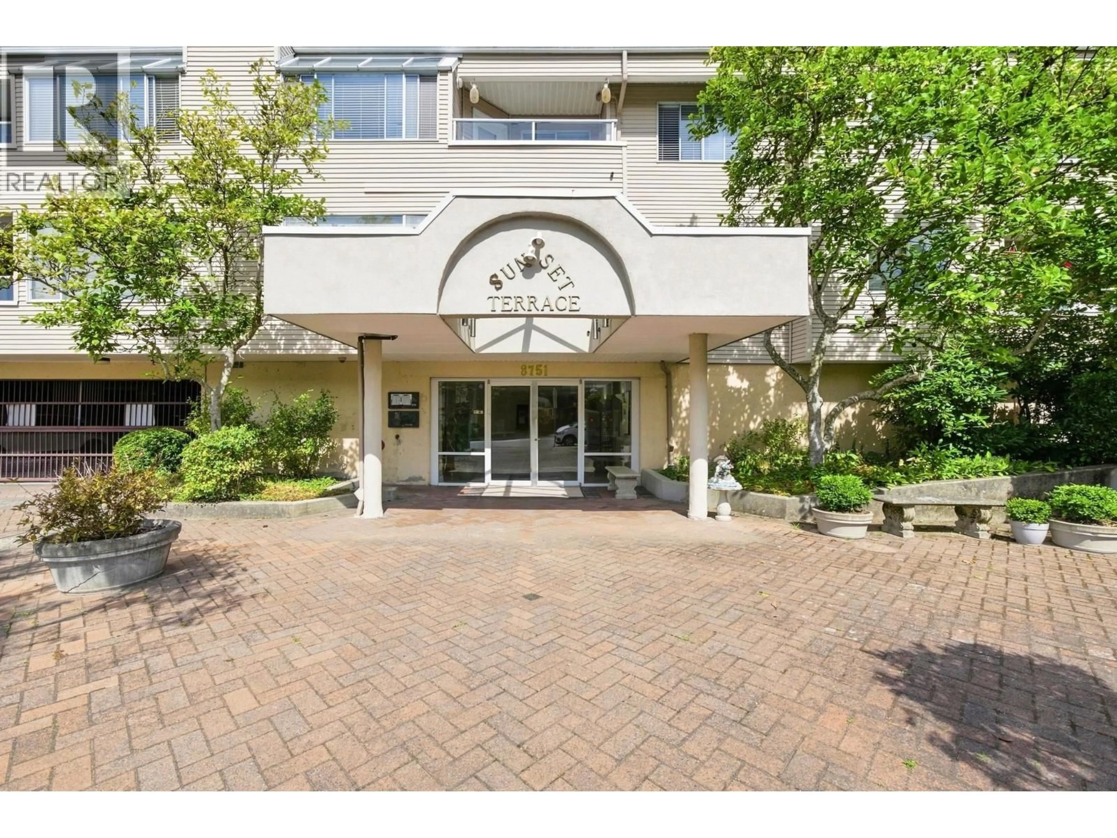 Indoor foyer for 305 - 8751 GENERAL CURRIE ROAD, Richmond British Columbia V6Y3T7