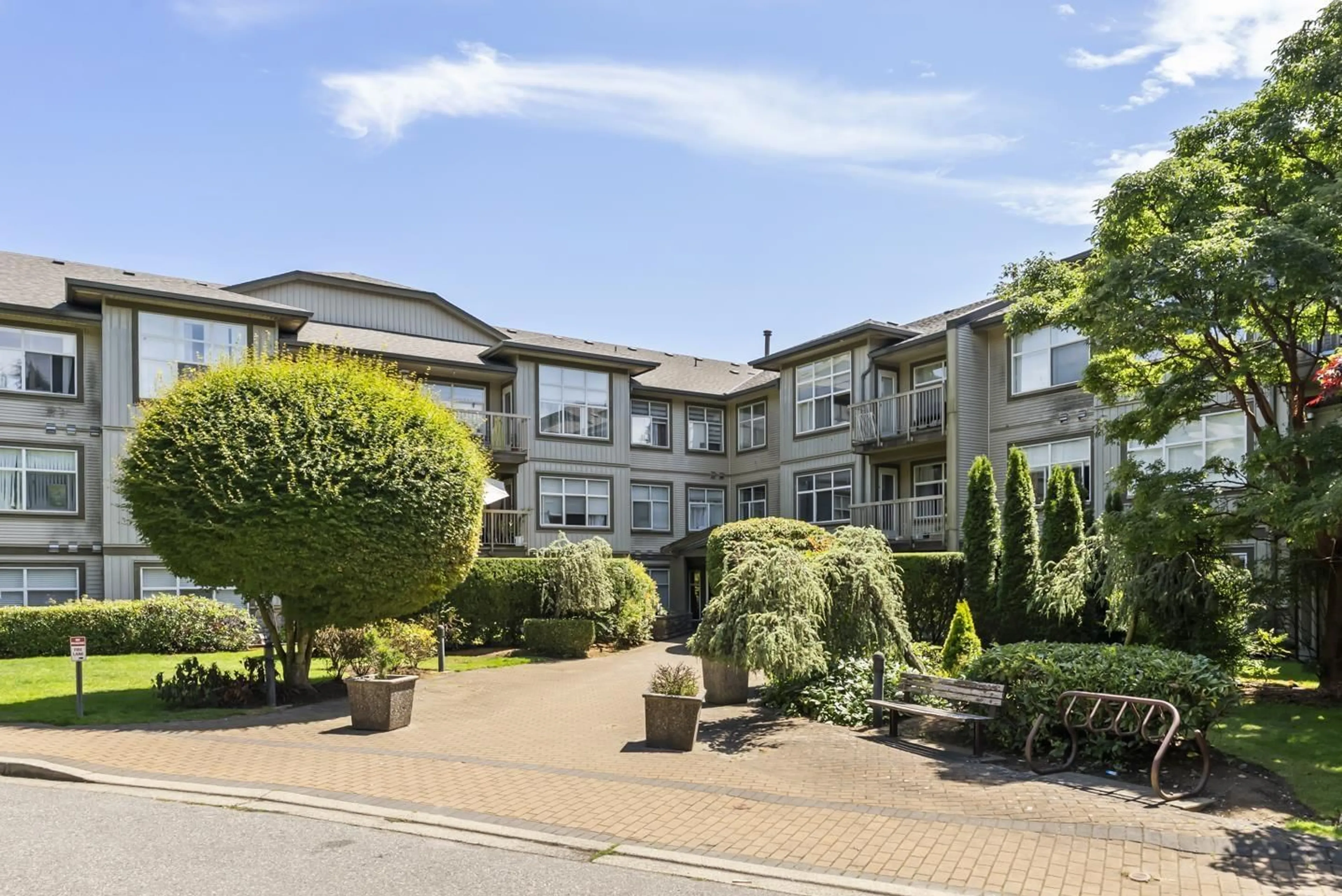Unknown for 212 - 14885 105 AVENUE, Surrey British Columbia V3R2V6
