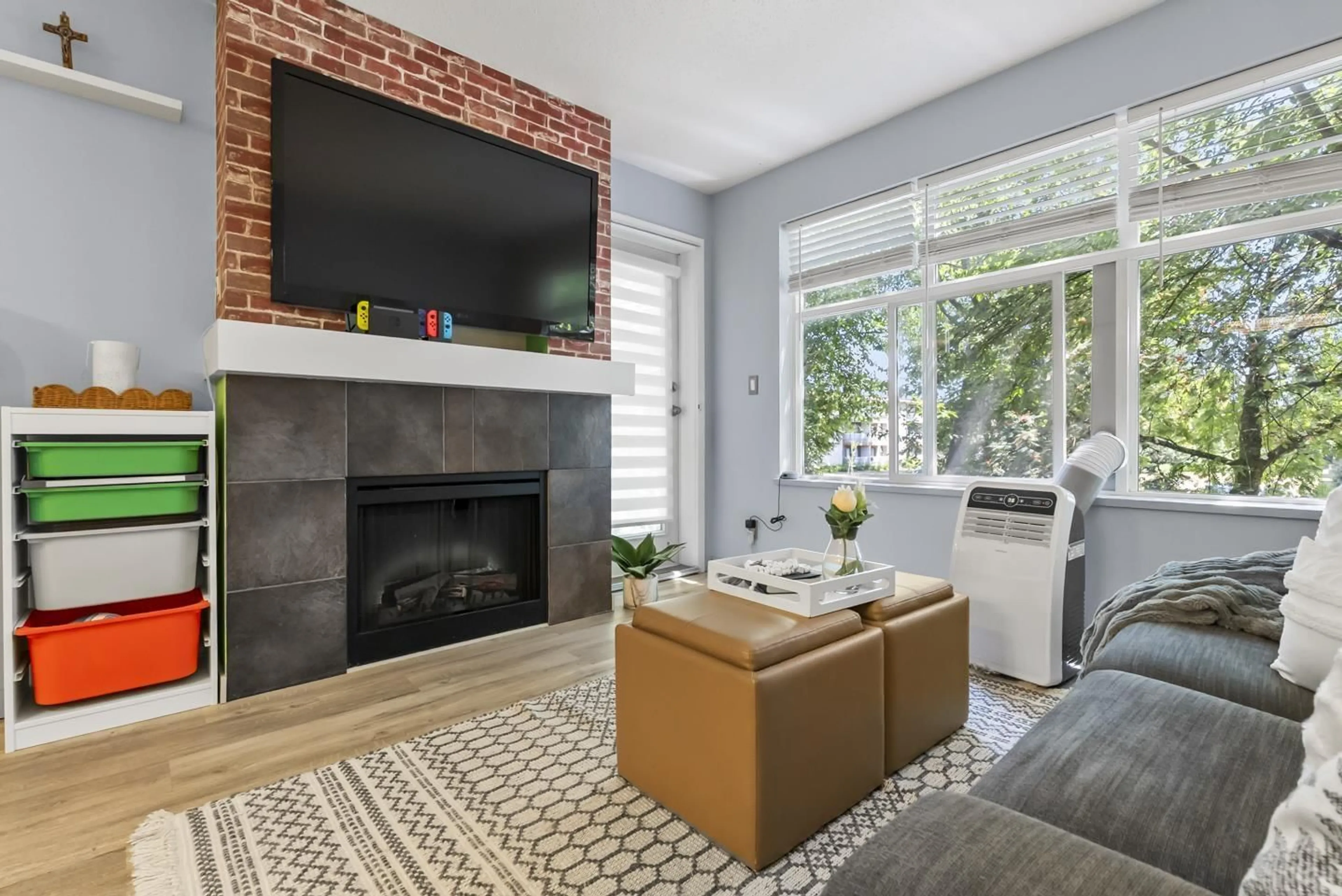 Living room with furniture, unknown for 212 - 14885 105 AVENUE, Surrey British Columbia V3R2V6