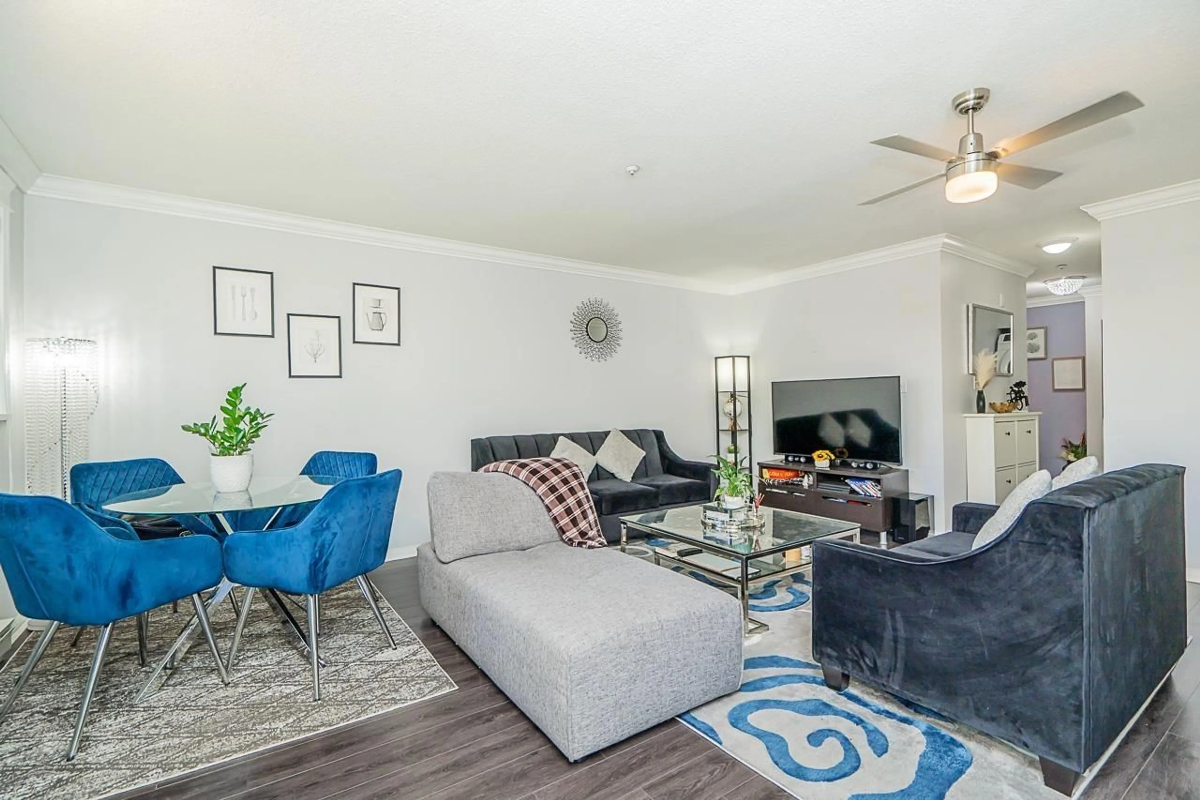 Living room with furniture, unknown for 313 - 13727 74 AVENUE, Surrey British Columbia V3W0M7