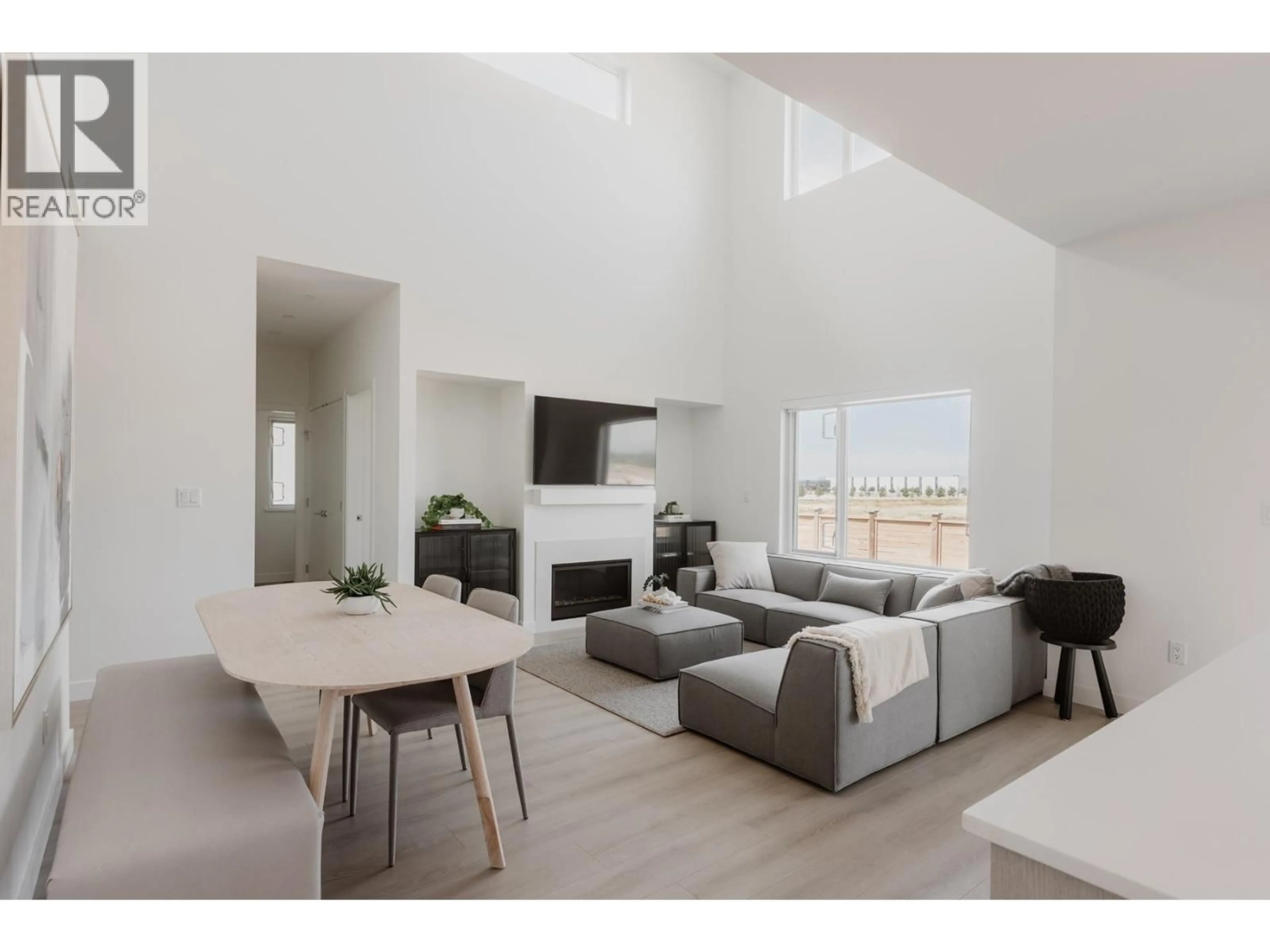Living room with furniture, unknown for 4599 CATTAIL WAY, Tsawwassen British Columbia V4M0G8