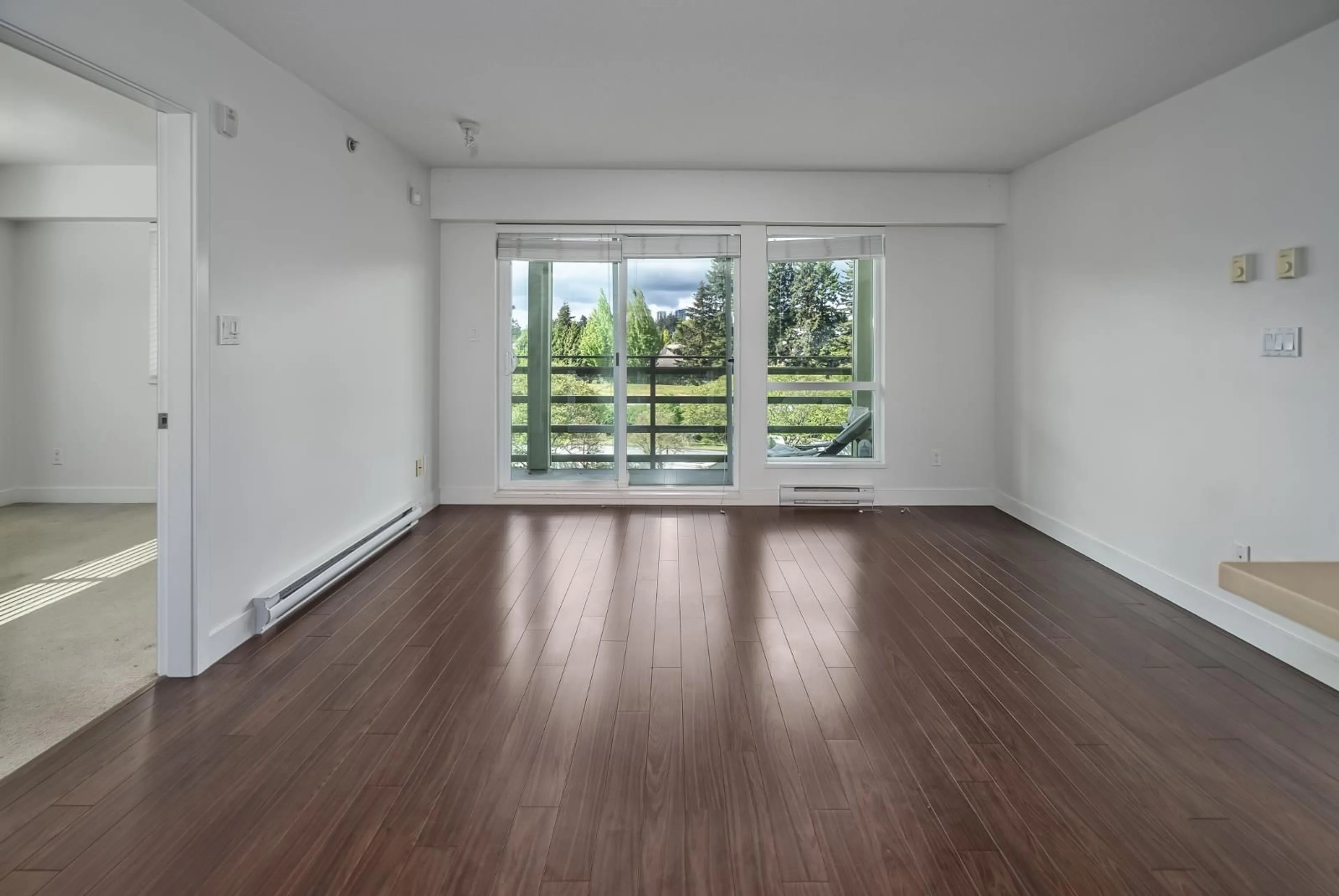 A pic of a room for 406 - 15735 CROYDON DRIVE, Surrey British Columbia V3Z2L5