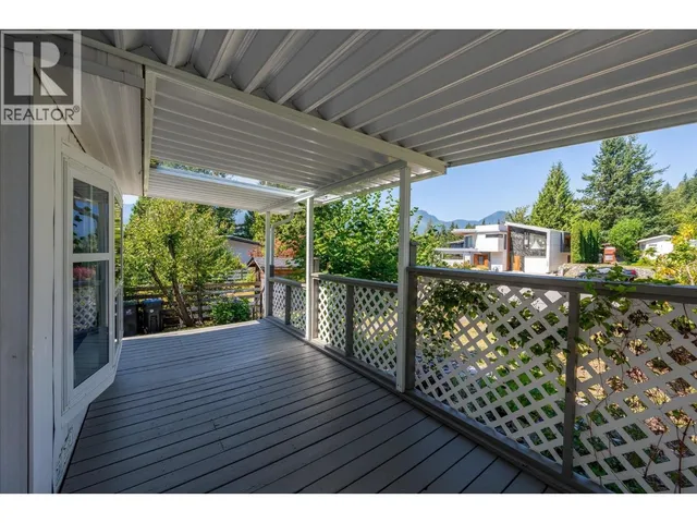 827 MINATY LANE, Britannia Beach 3
