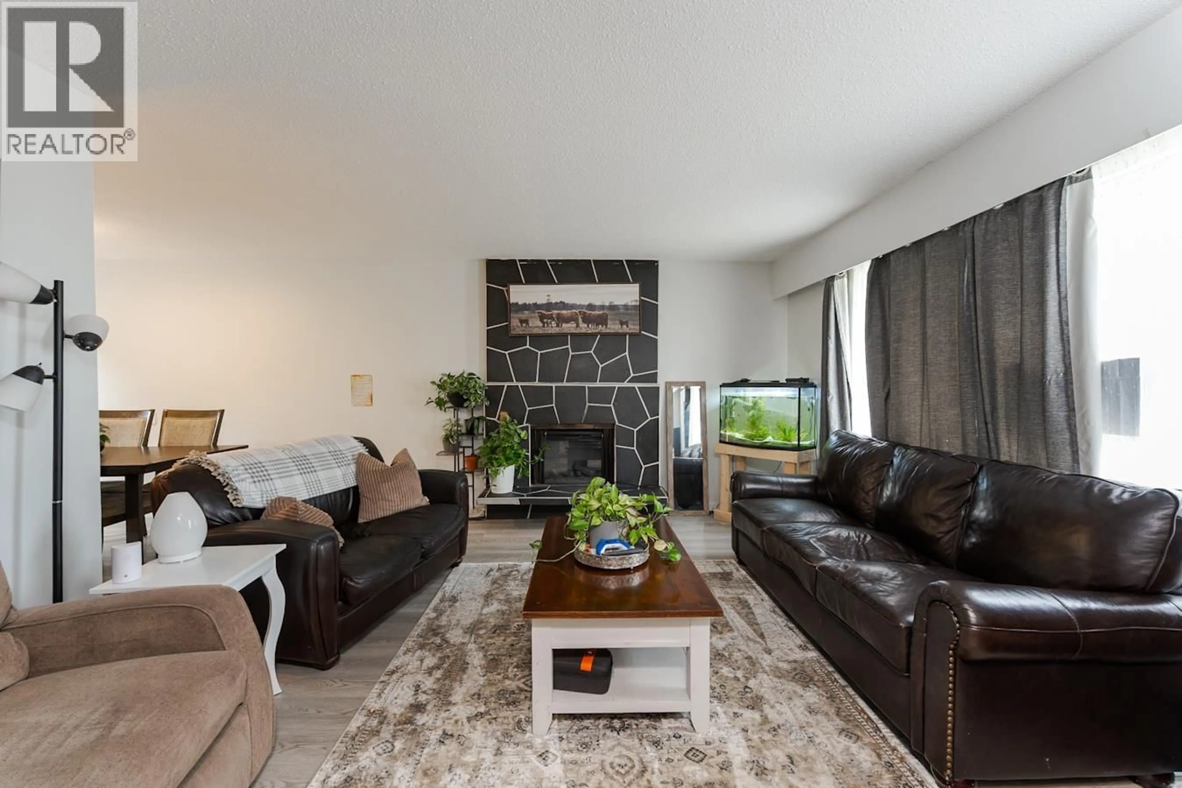 Living room with furniture, unknown for 138 MCLEAN DRIVE, Prince George British Columbia V2M4R3