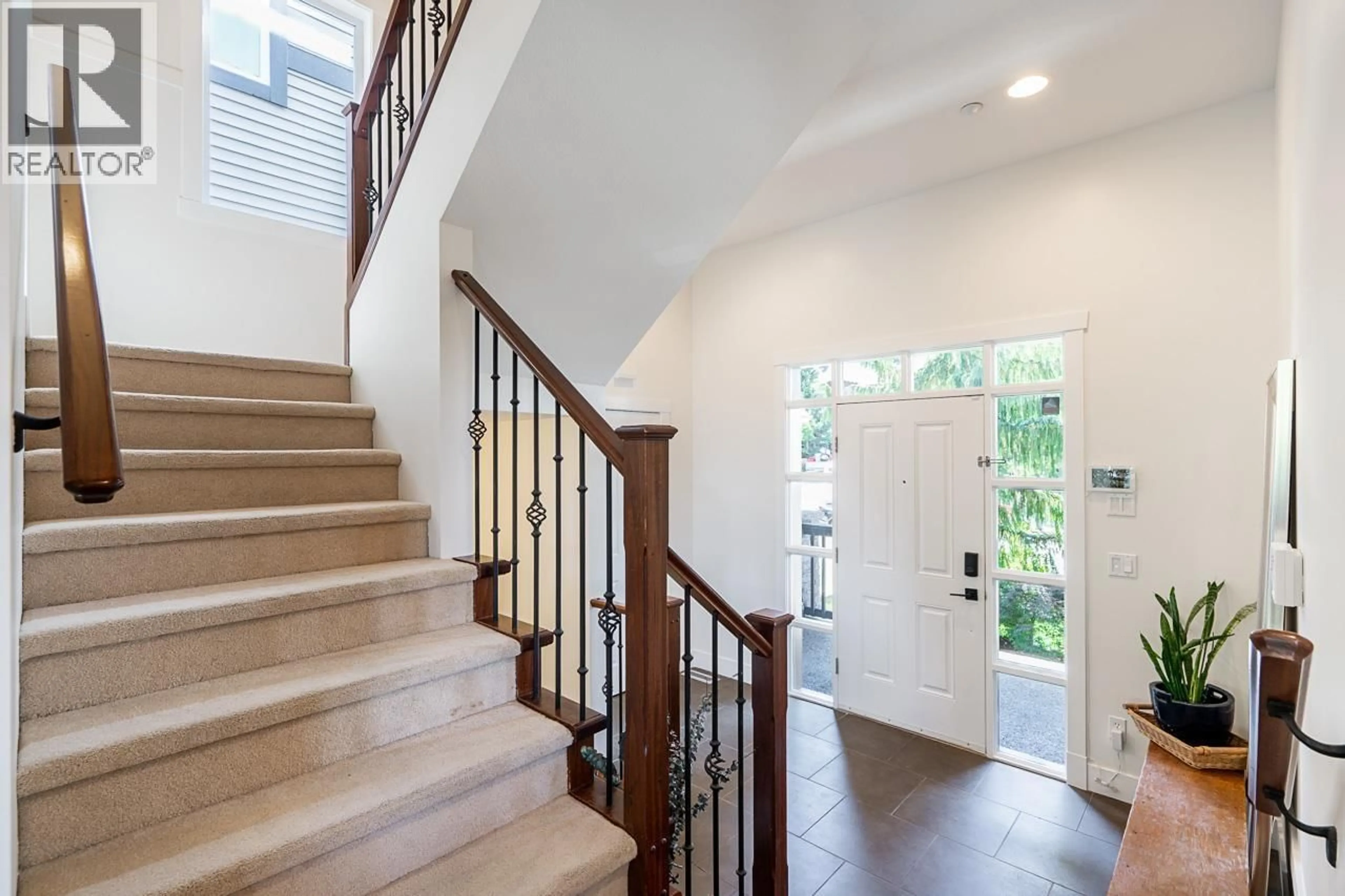 Indoor entryway for 13622 228TH STREET, Maple Ridge British Columbia V4R0B5