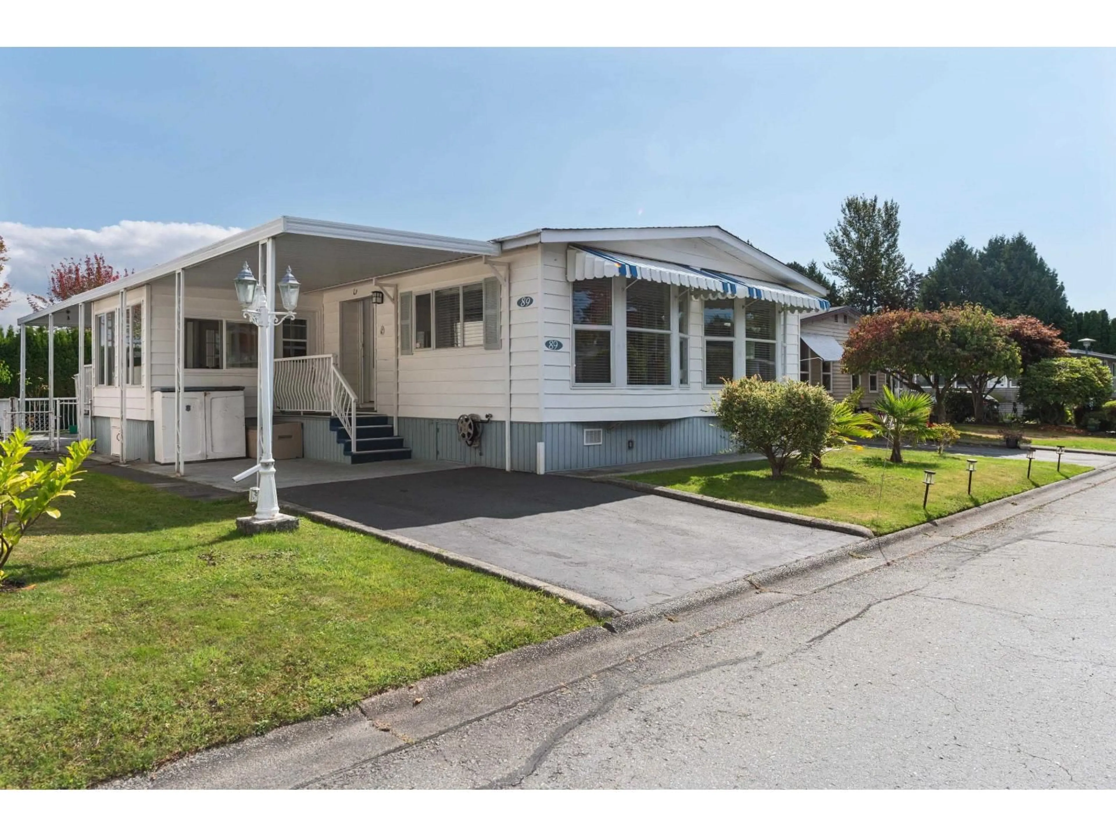 Home with vinyl exterior material, street for 89 - 2303 CRANLEY DRIVE, Surrey British Columbia V4A8X8