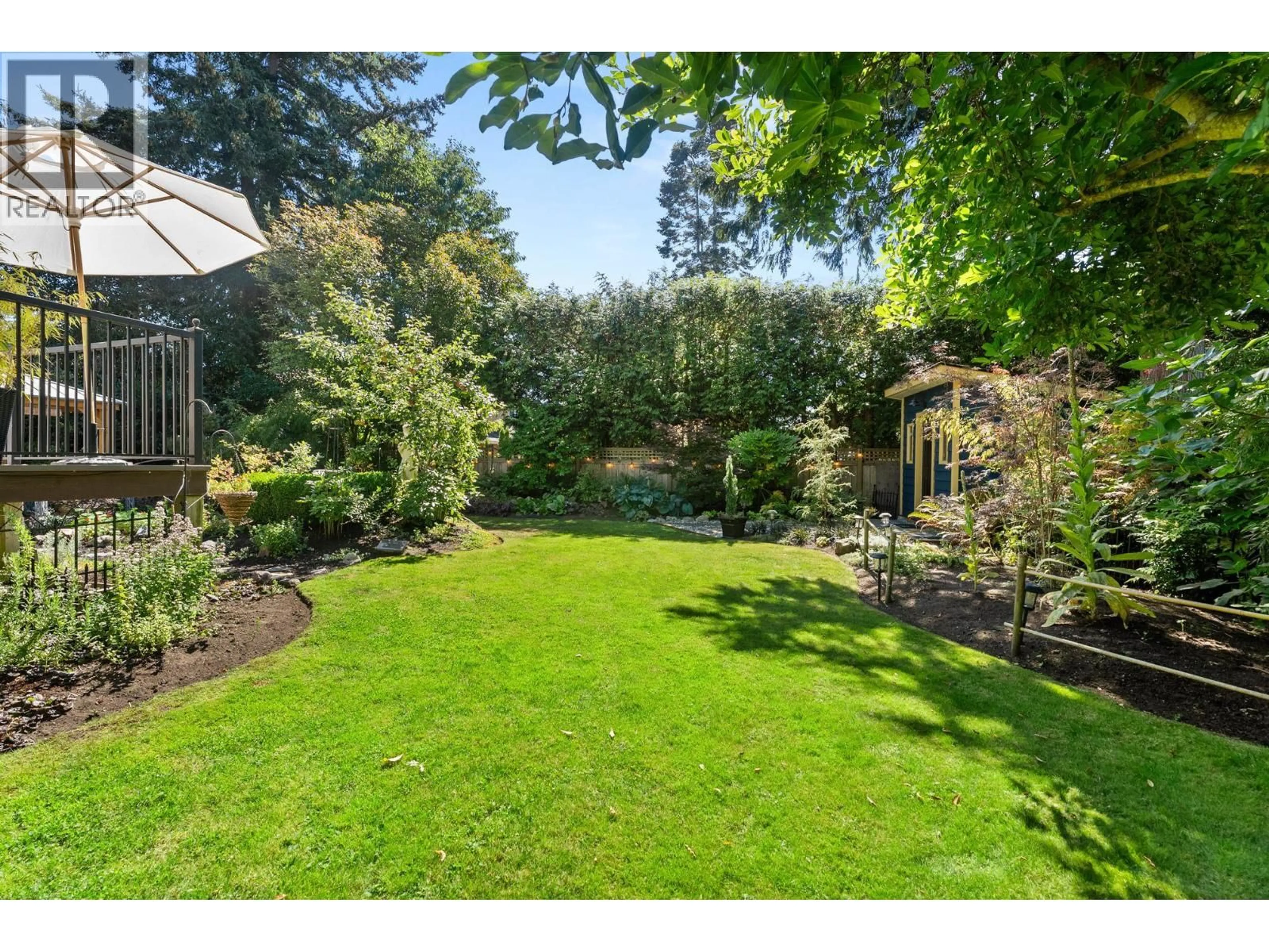 A pic from outside/outdoor area/front of a property/back of a property/a pic from drone, unknown for 4884 13 AVENUE, Delta British Columbia V4M2B8