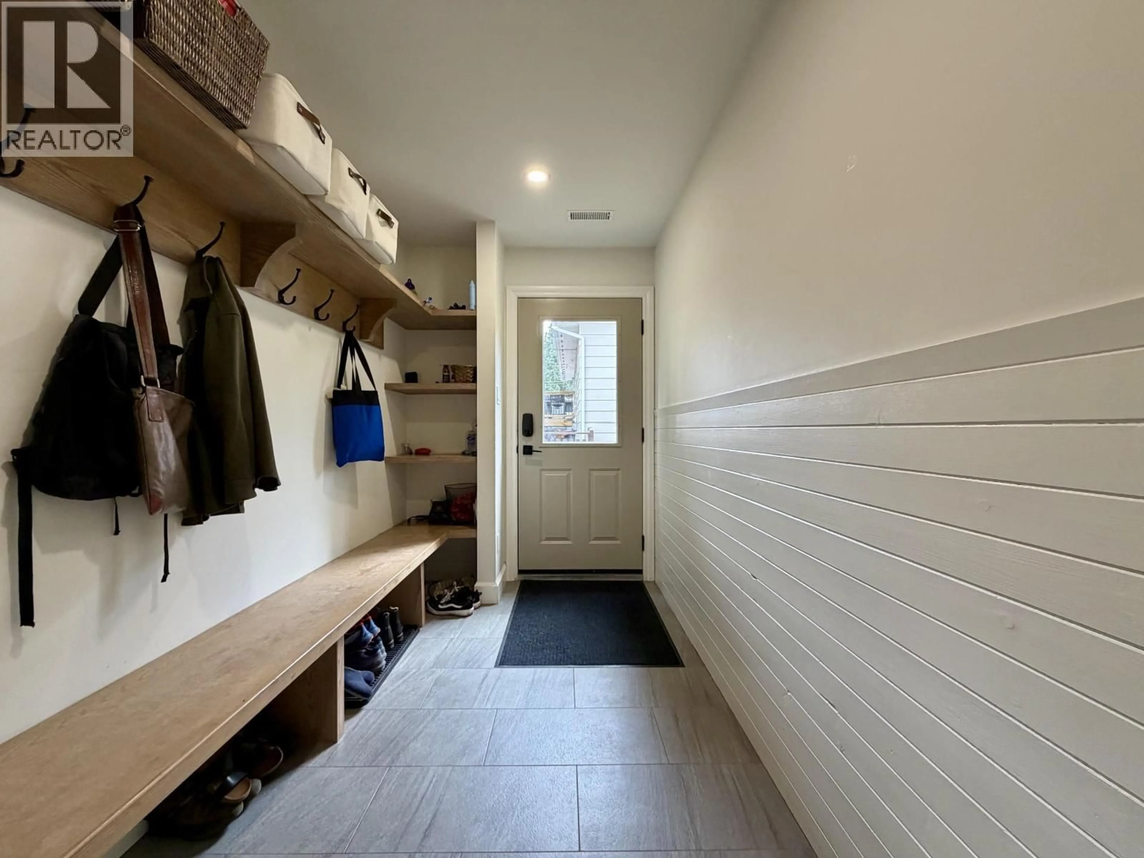 Indoor entryway for 1120 TORONTO STREET, Smithers British Columbia V0J2N0