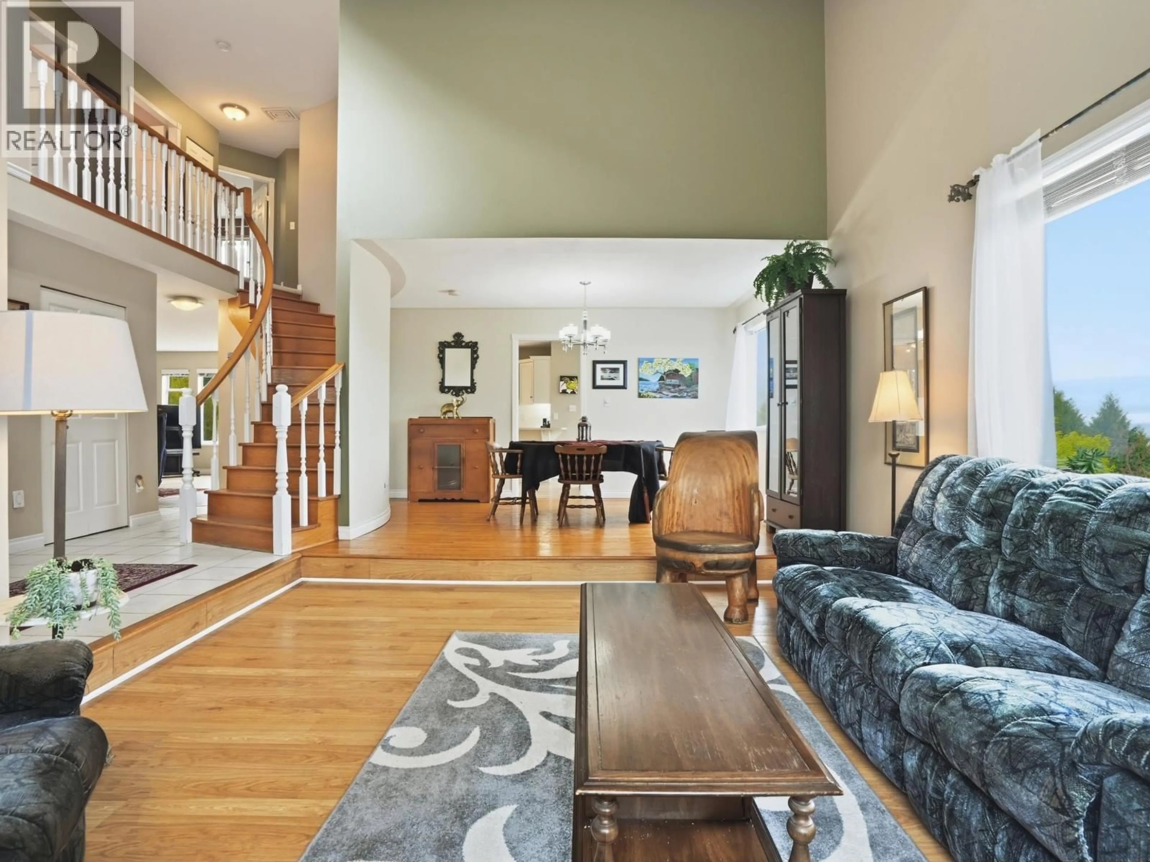 Living room with furniture, unknown for 1481 SHAUGHNESSY PLACE, Gibsons British Columbia V0N1V5