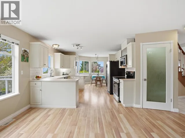 1481 SHAUGHNESSY PLACE, Gibsons 5