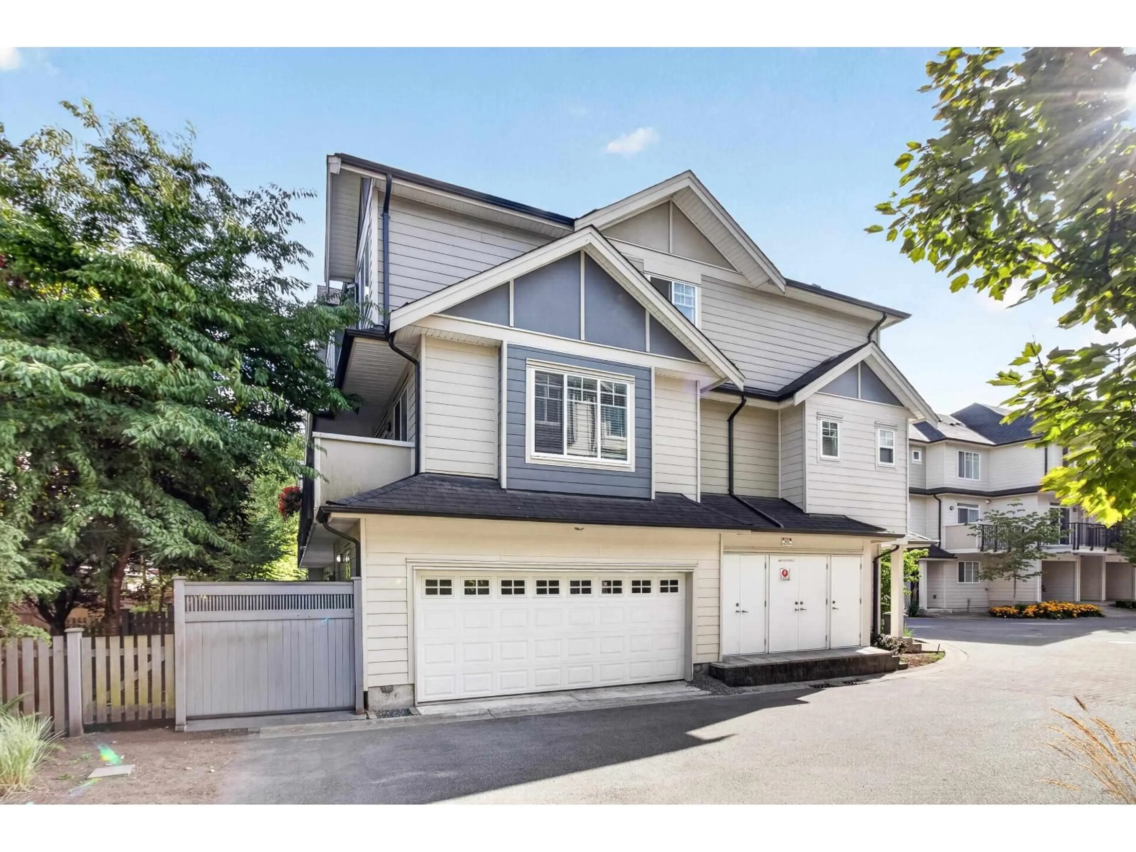 Home with vinyl exterior material, street for 191 - 13898 64 AVENUE, Surrey British Columbia V3W1L6