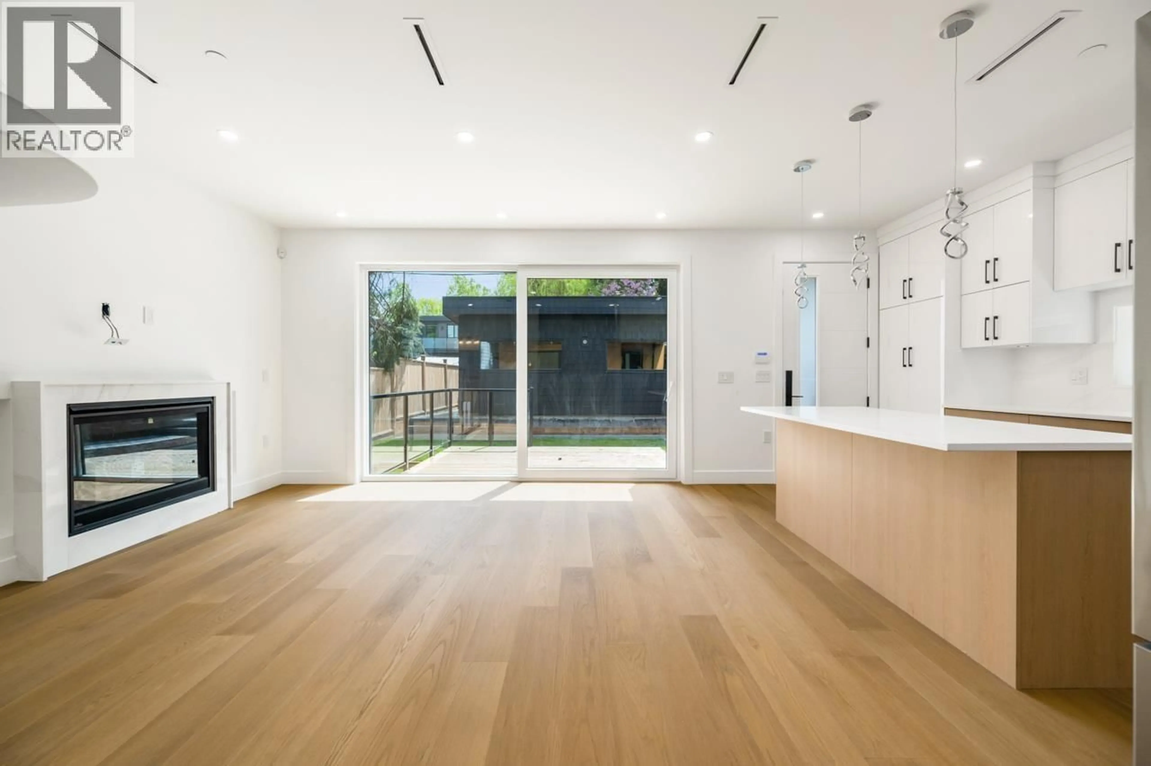A pic of a room for 2 - 950 W 17TH AVENUE, Vancouver British Columbia V5Z1V4