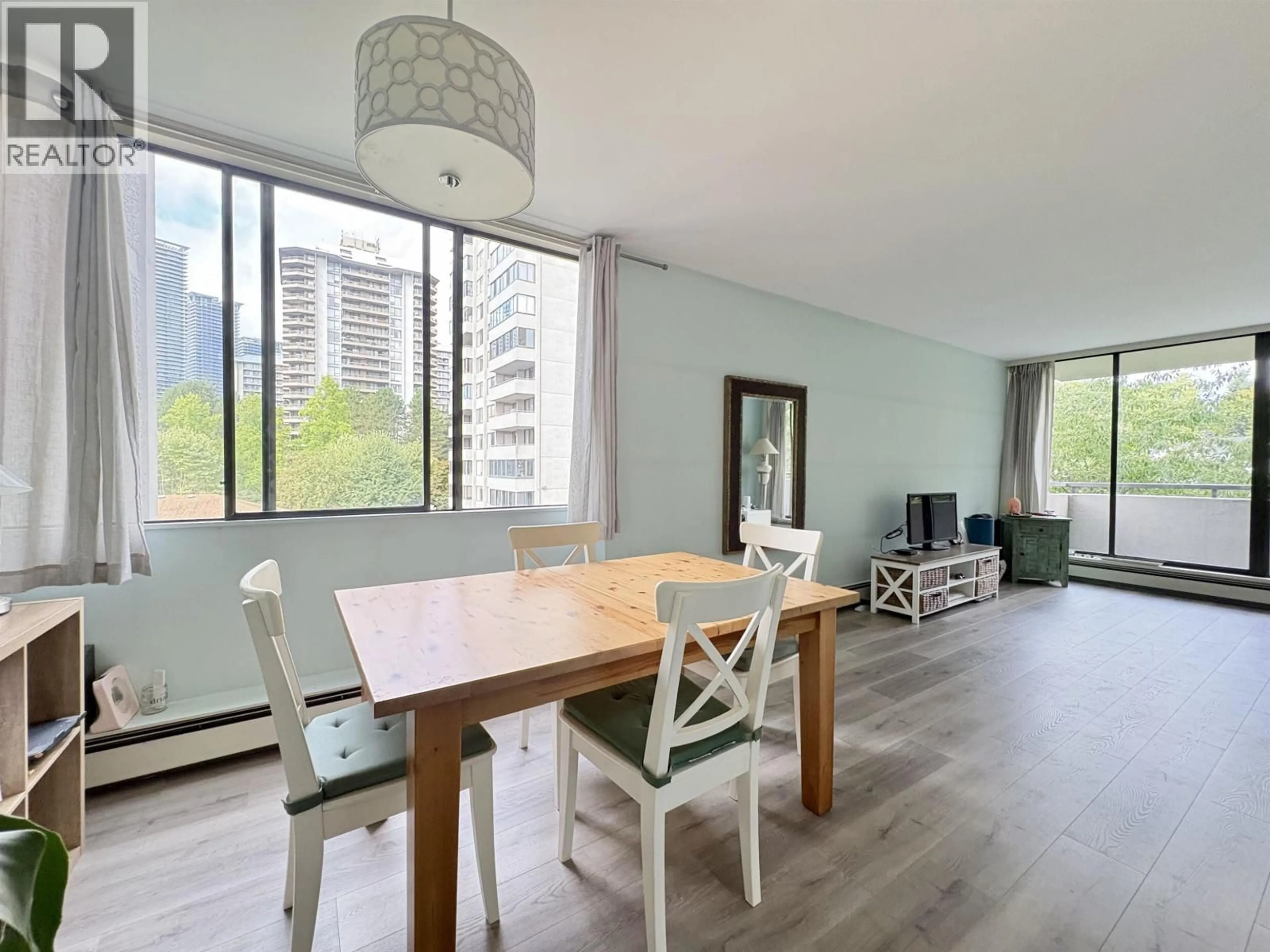 Dining room, wood/laminate floor for 602 - 2060 BELLWOOD AVENUE, Burnaby British Columbia V5B4V2