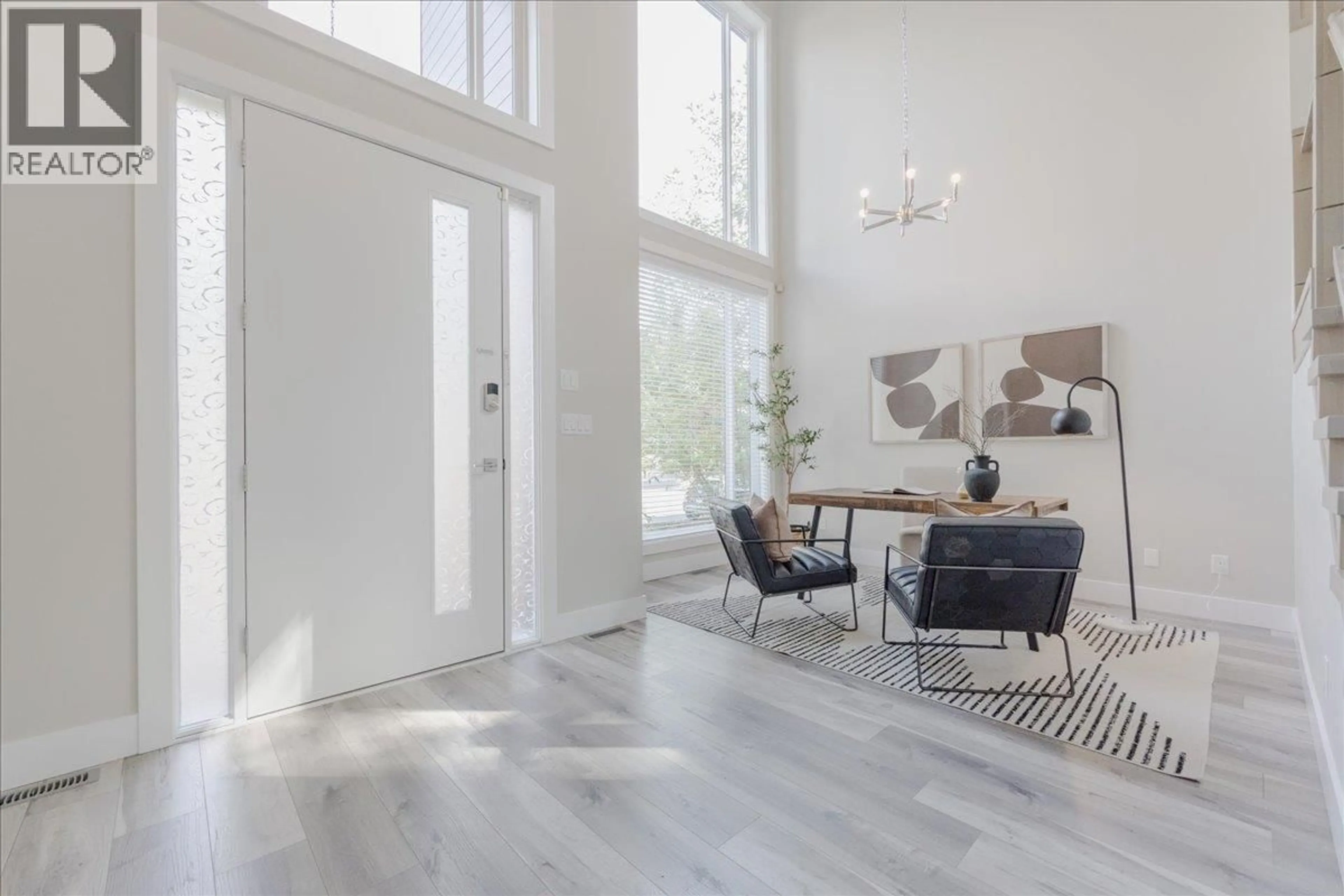Indoor entryway for 12391 ALLISON STREET, Maple Ridge British Columbia V2X4L4