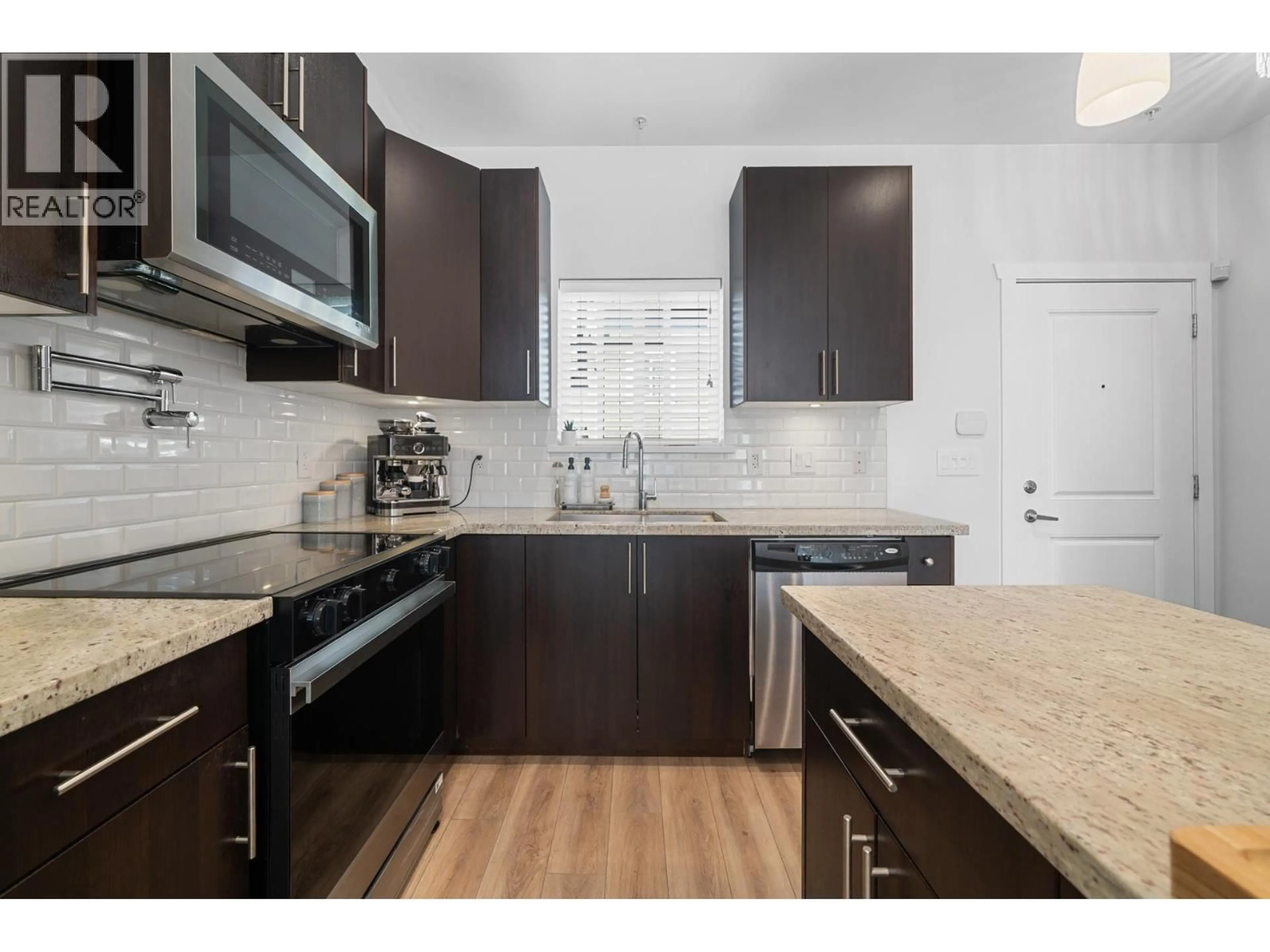 Open concept kitchen, unknown for 223 - 368 ELLESMERE AVENUE, Burnaby British Columbia V5B3S9