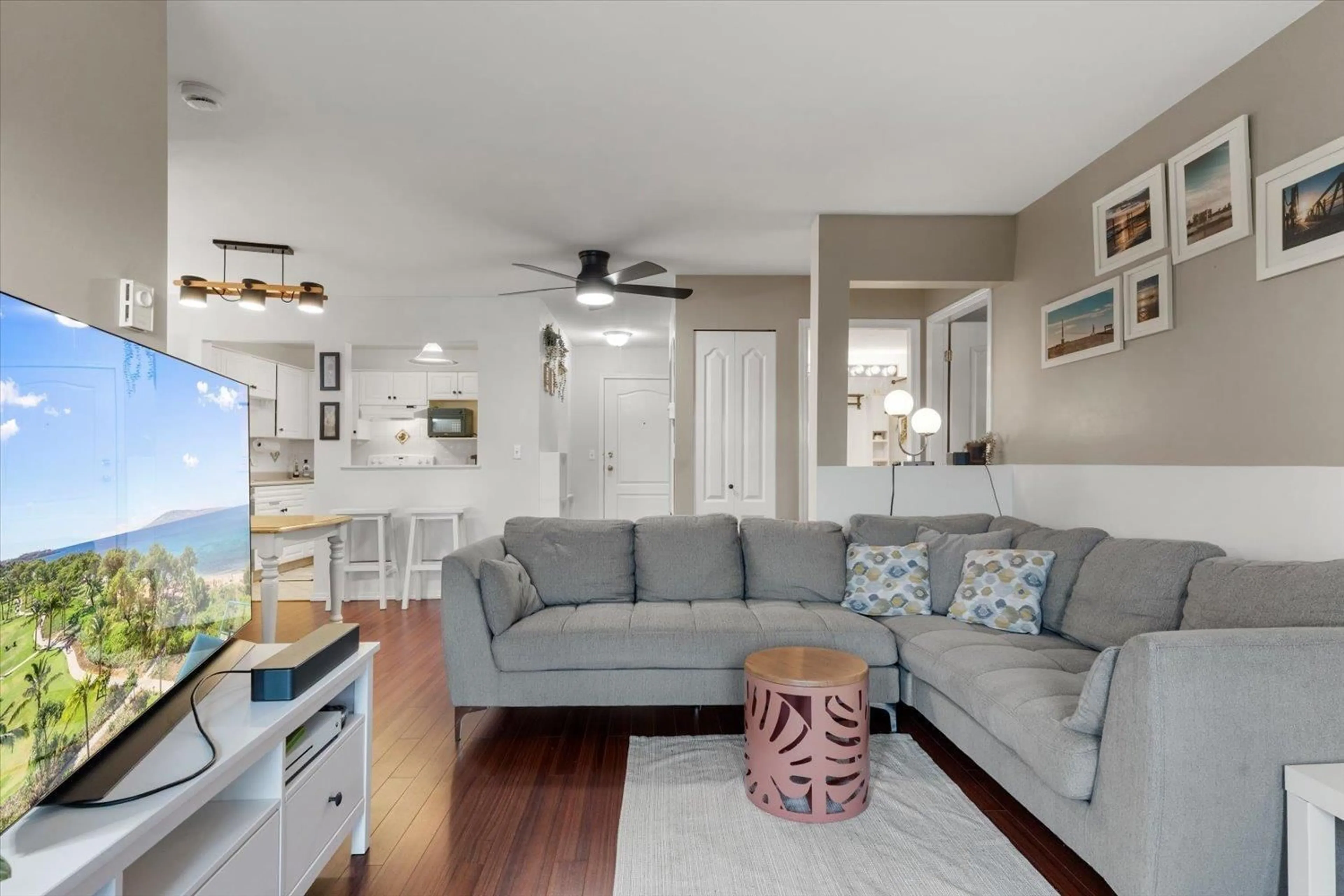 Living room with furniture, unknown for 305 - 9165 BROADWAY STREET, Chilliwack British Columbia V2P7Z8