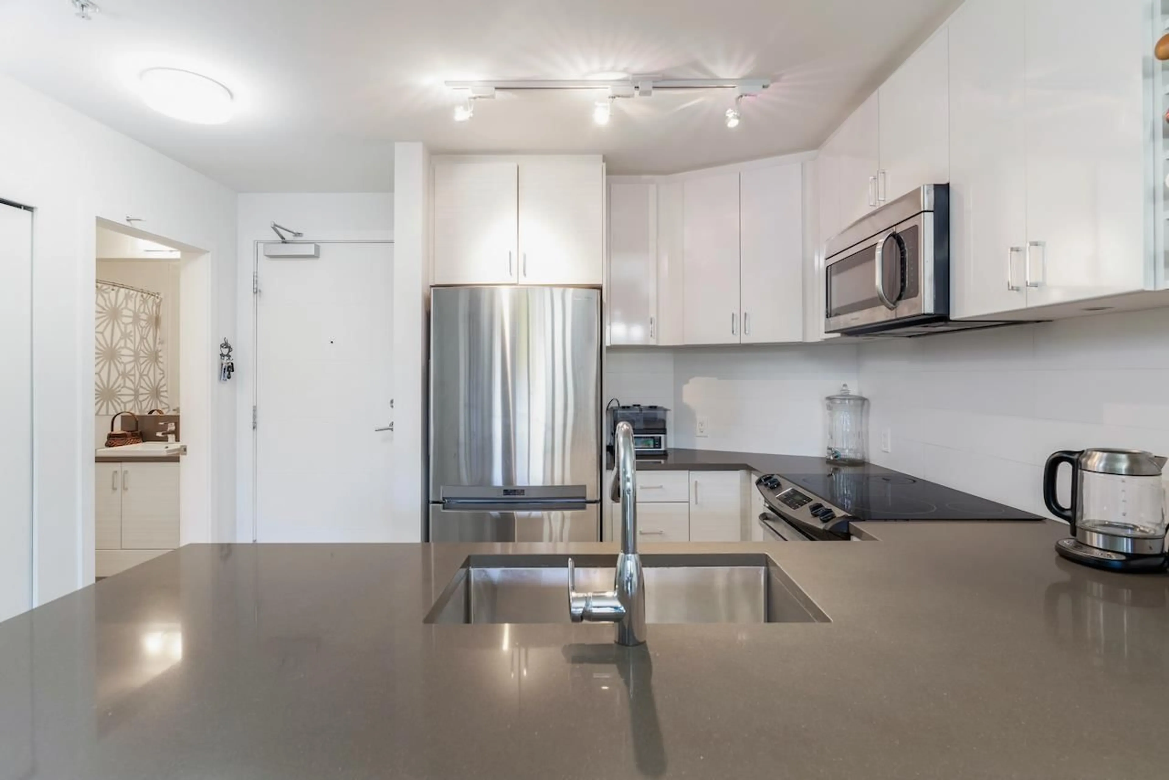 Standard kitchen, unknown for 311 - 13919 FRASER HIGHWAY, Surrey British Columbia V3T4E6