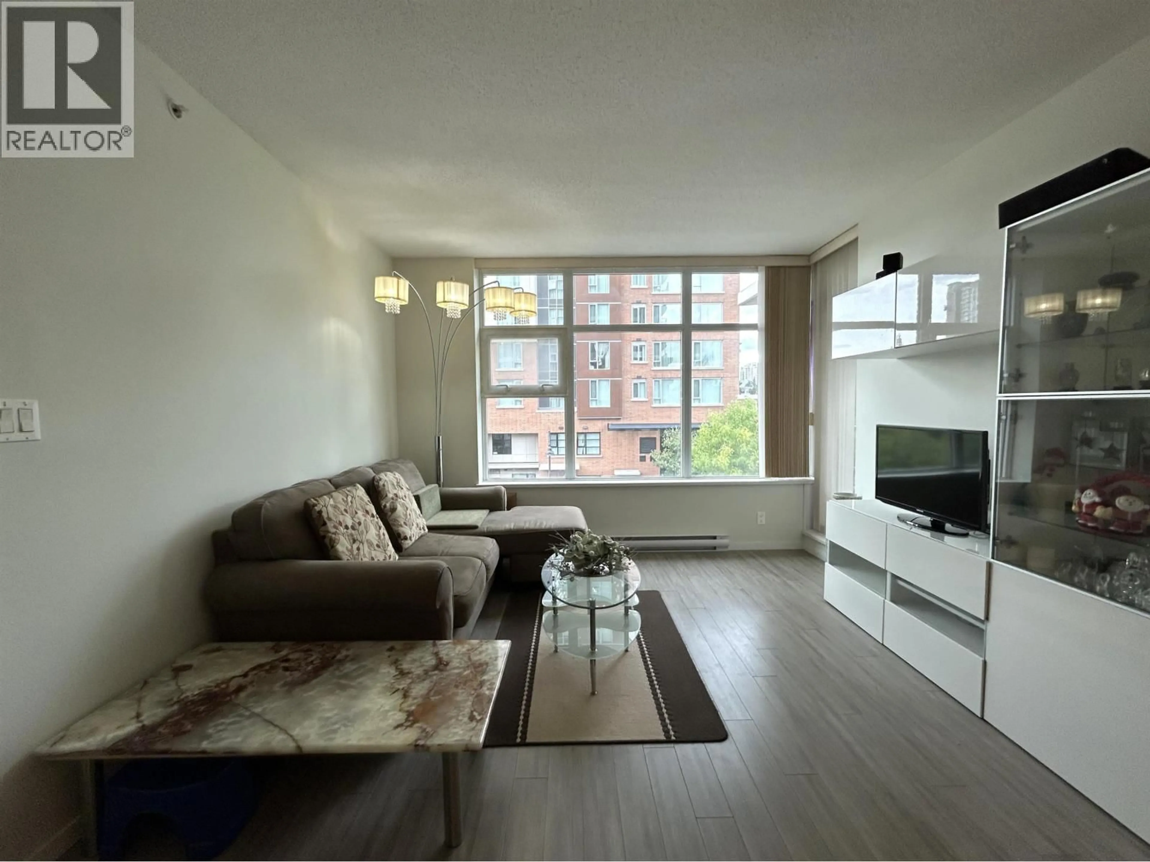 Living room with furniture, unknown for 307 - 3102 WINDSOR GATE, Coquitlam British Columbia V3B0J3