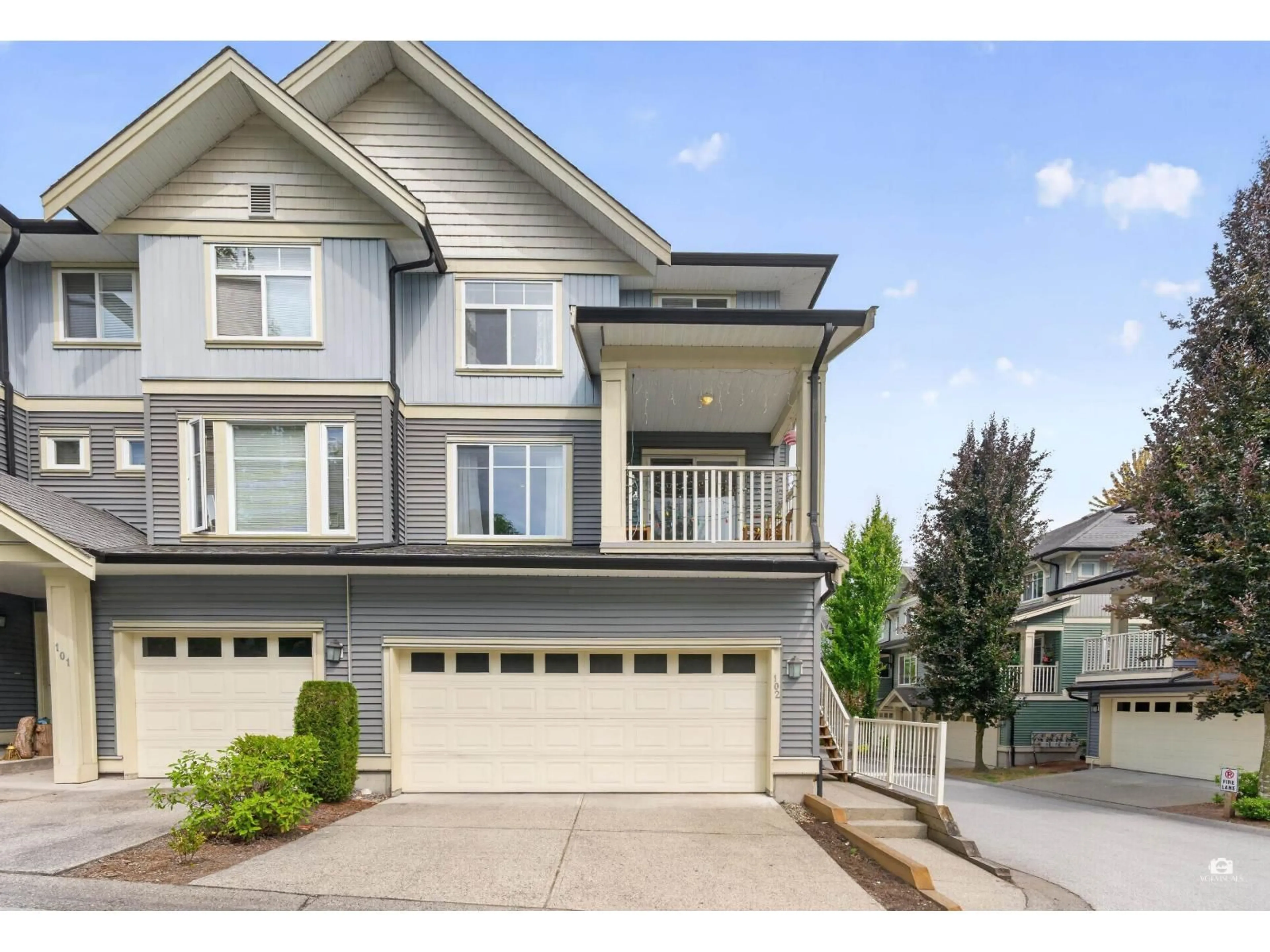 Home with vinyl exterior material, street for 102 - 6575 192 STREET, Surrey British Columbia V4N5T8