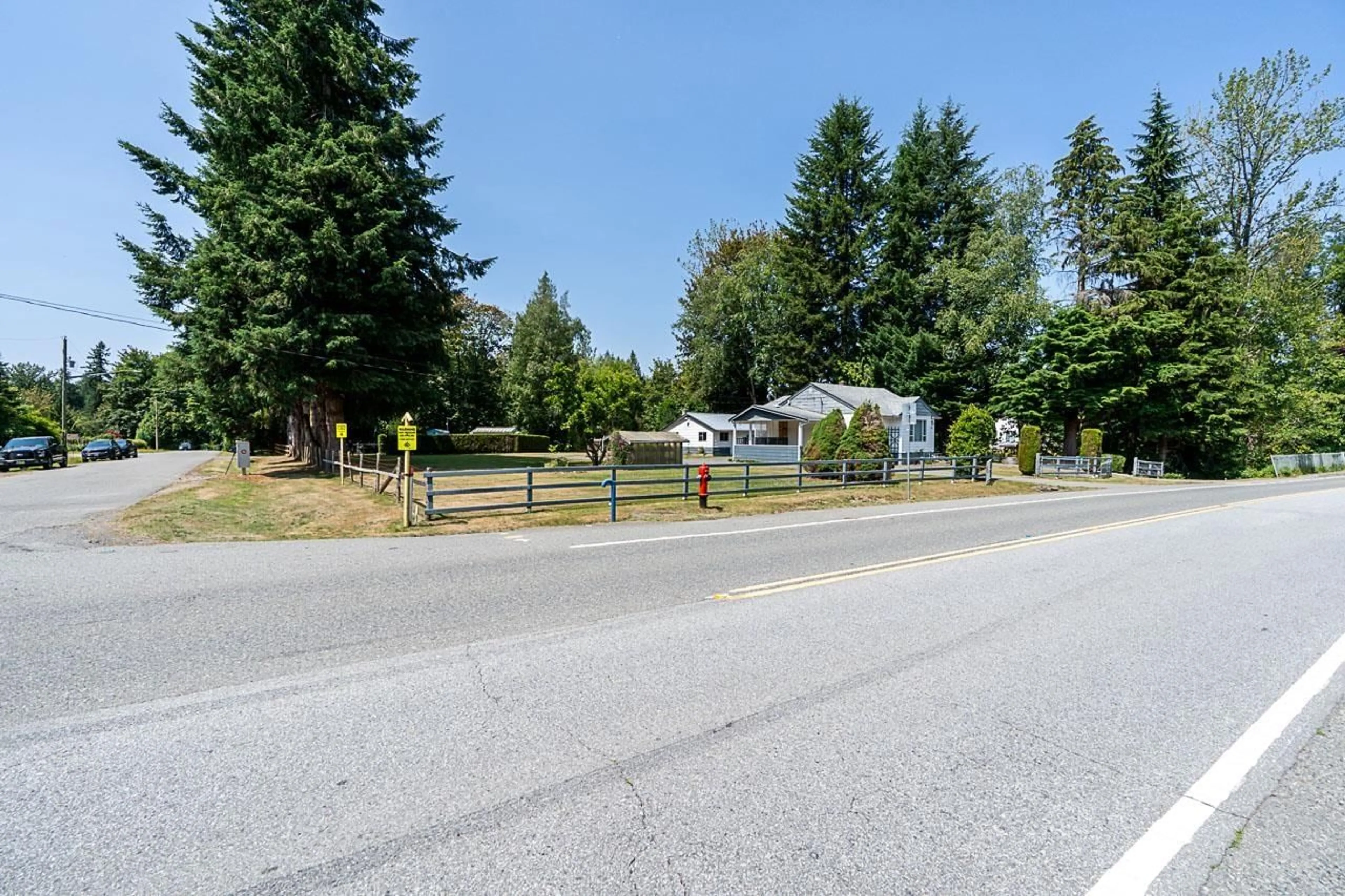 A pic from outside/outdoor area/front of a property/back of a property/a pic from drone, unknown for 4821 248 STREET, Langley British Columbia V4W1C8