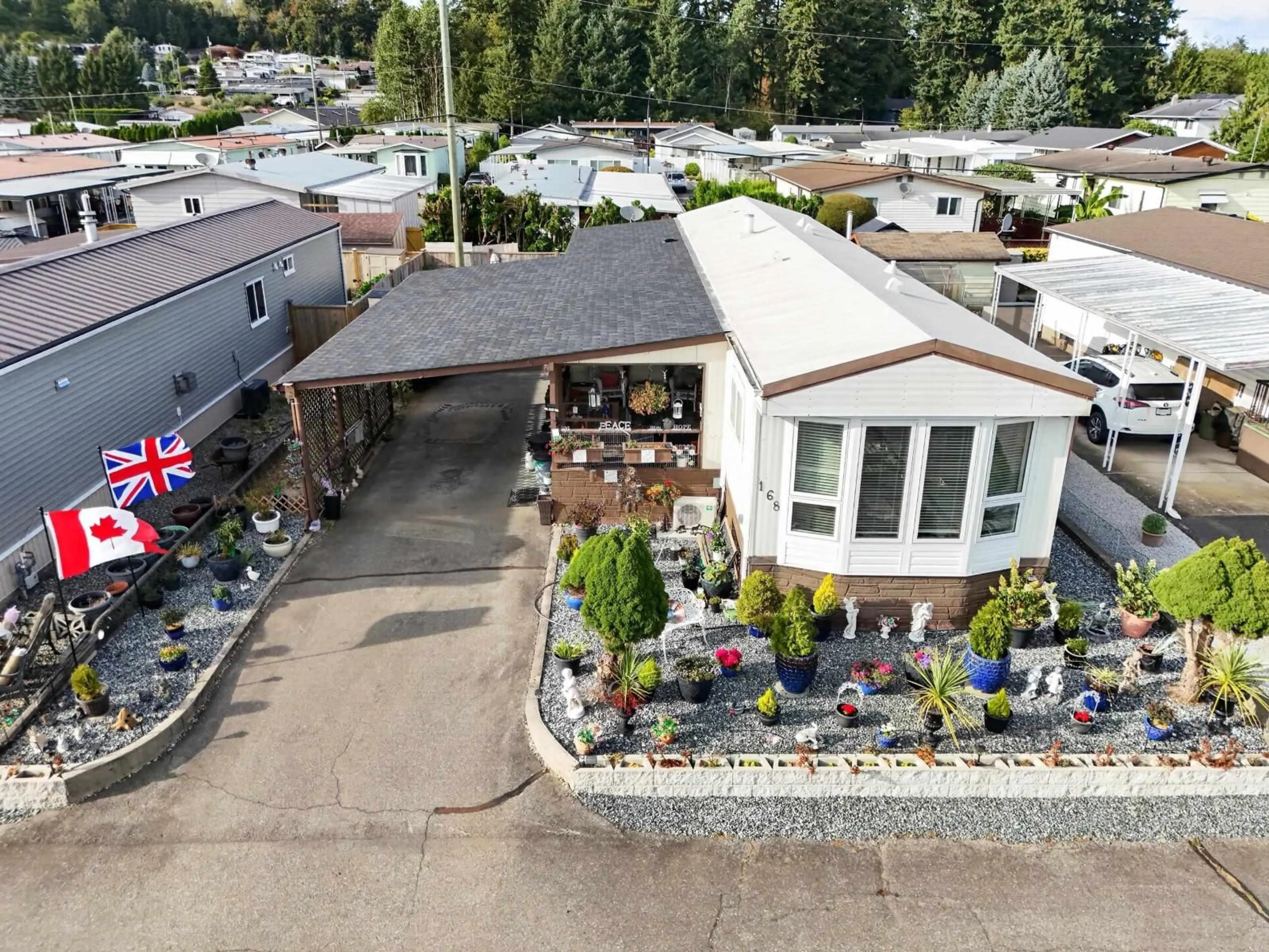 A pic from outside/outdoor area/front of a property/back of a property/a pic from drone, unknown for 168 - 27111 0 AVENUE, Langley British Columbia V4W2T4