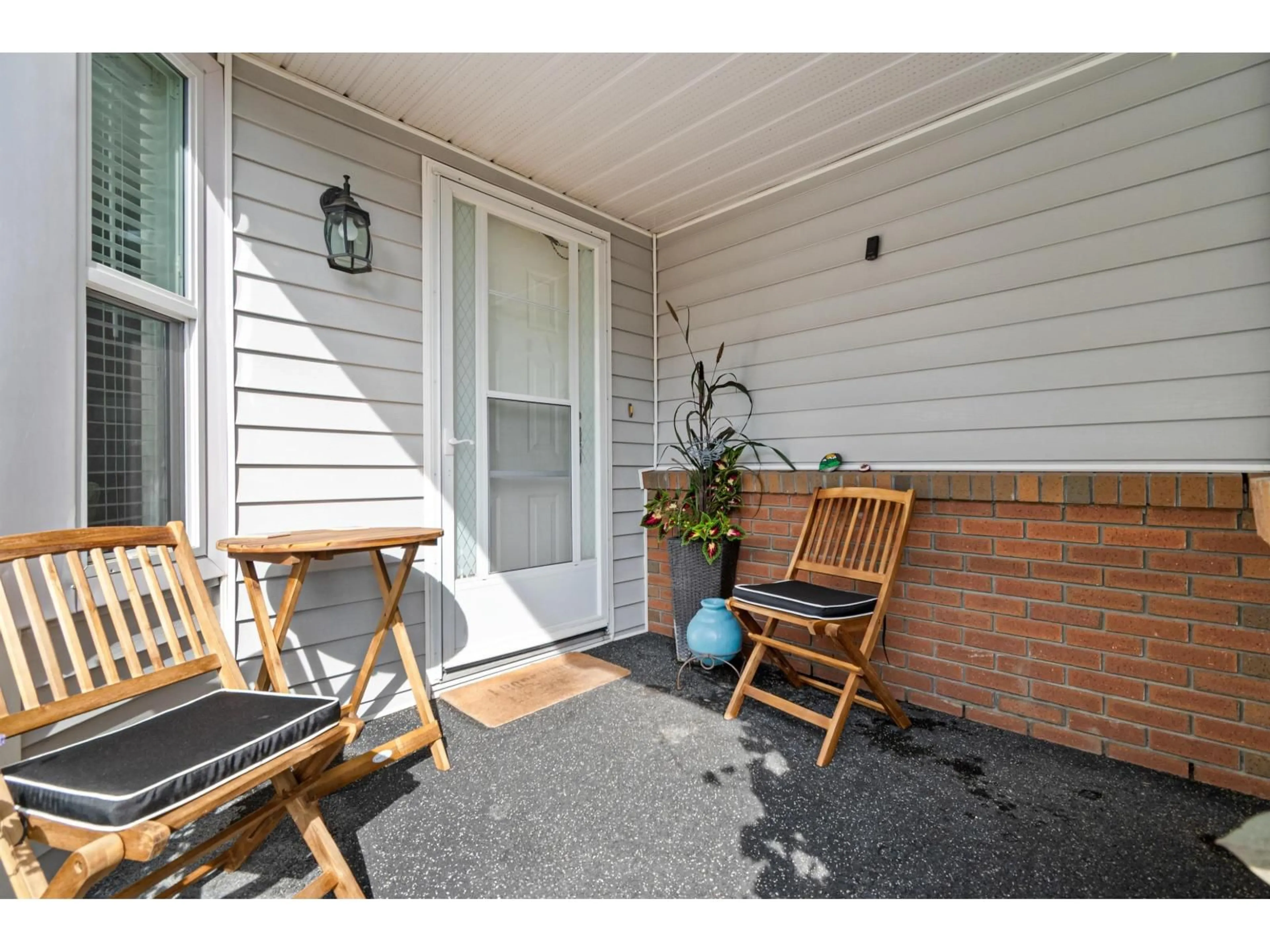 Patio, street for 5A - 46354 BROOKS AVENUE, Chilliwack British Columbia V2P7S9