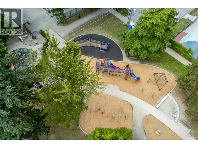 96 16TH AVENUE, Vancouver 5
