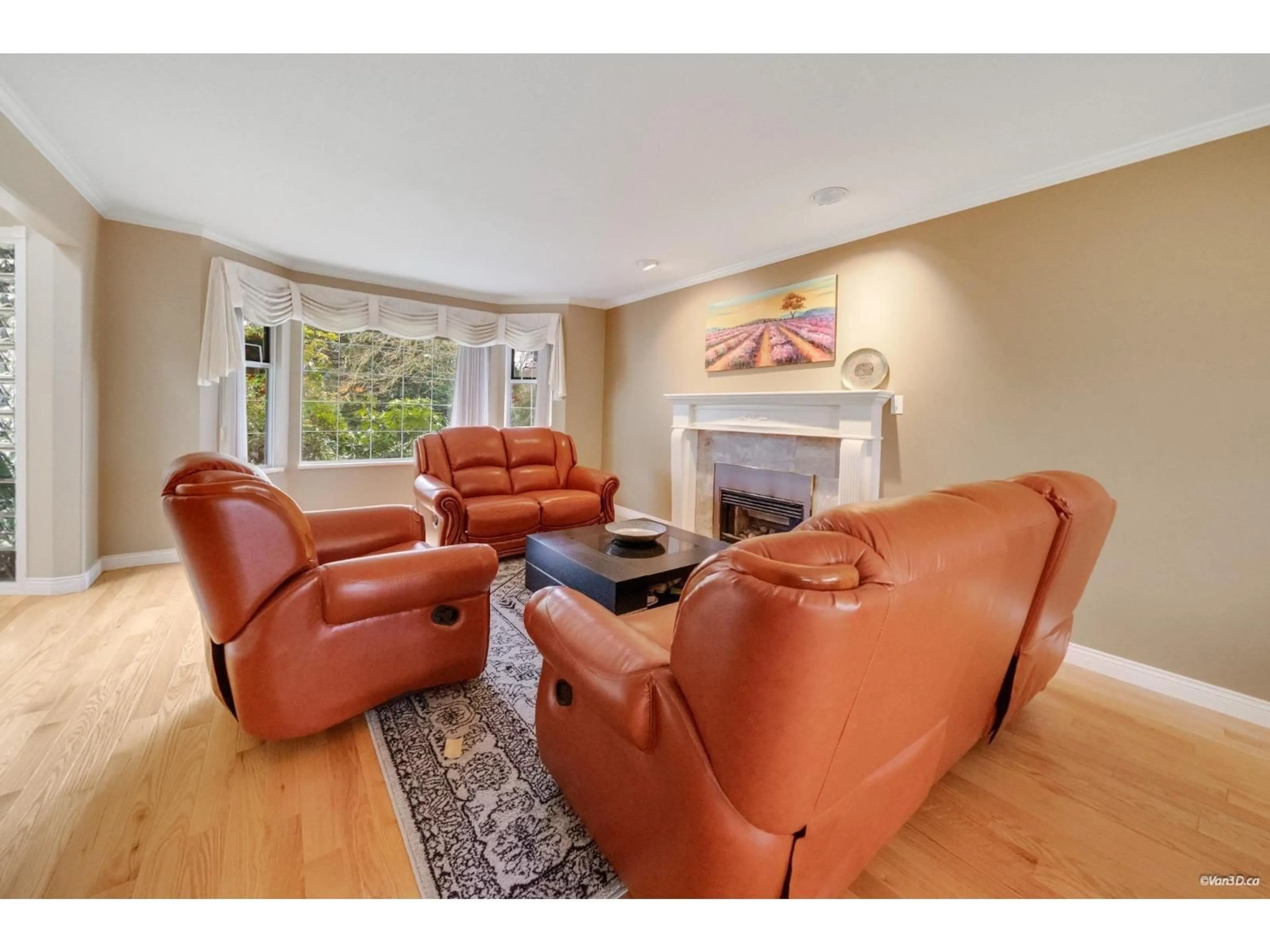 Living room with furniture, unknown for 8569 141A STREET, Surrey British Columbia V3W0S3