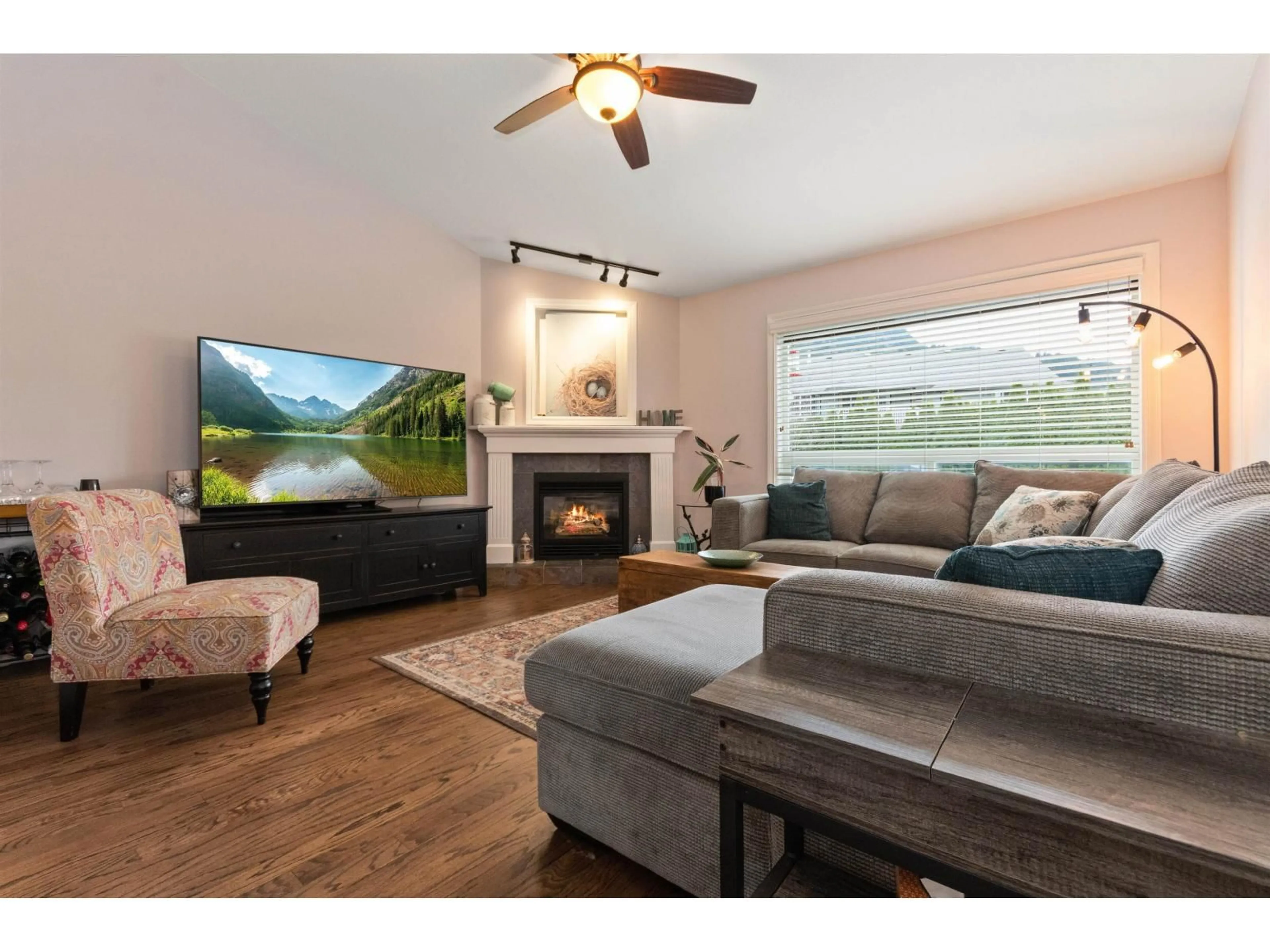 Living room with furniture, wood/laminate floor for 246 BALSAM AVENUE, Harrison Hot Springs British Columbia V0M1K0