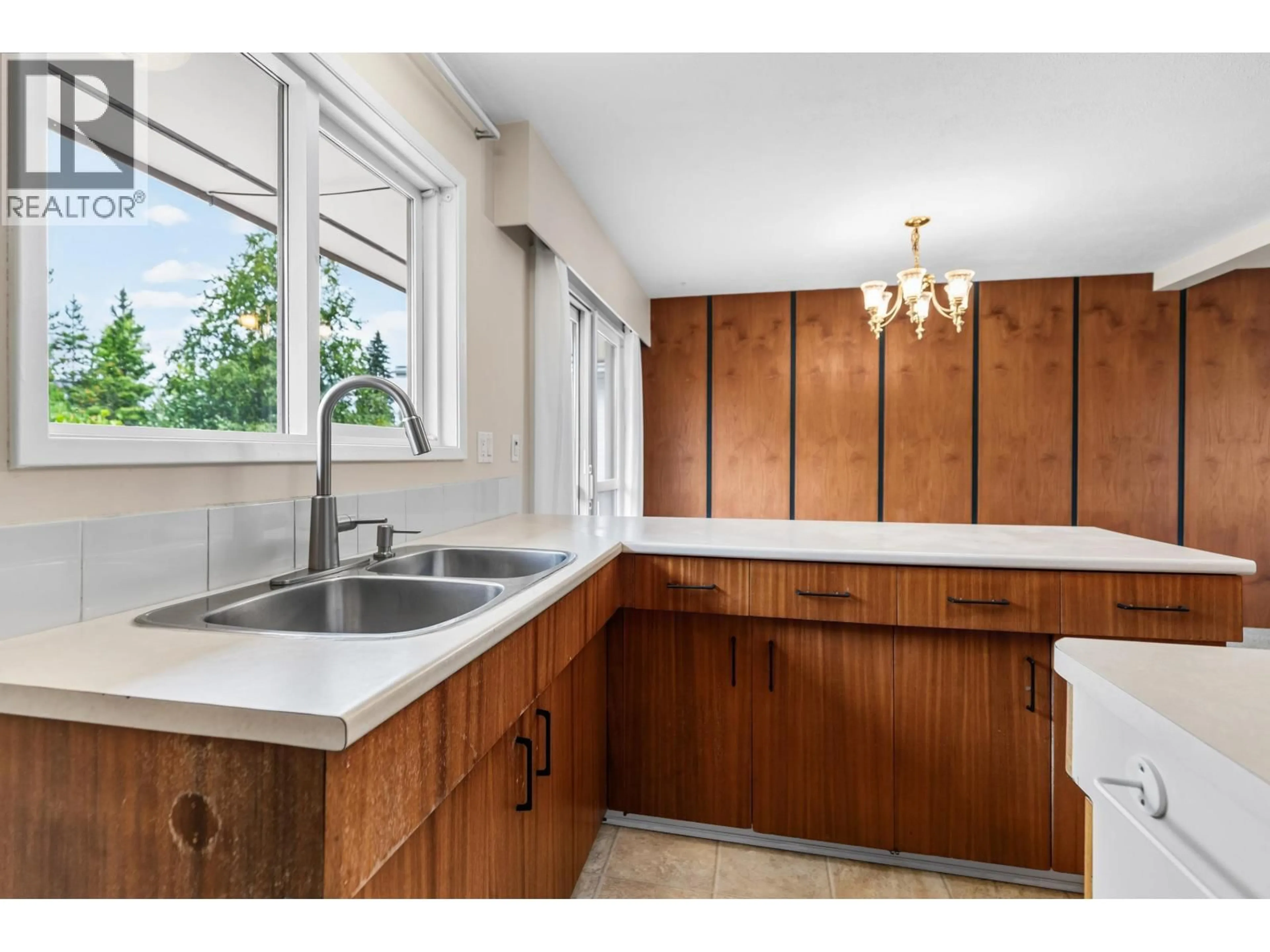 Standard kitchen, unknown for 1411 MANSON CRESCENT, Prince George British Columbia V2M4A4