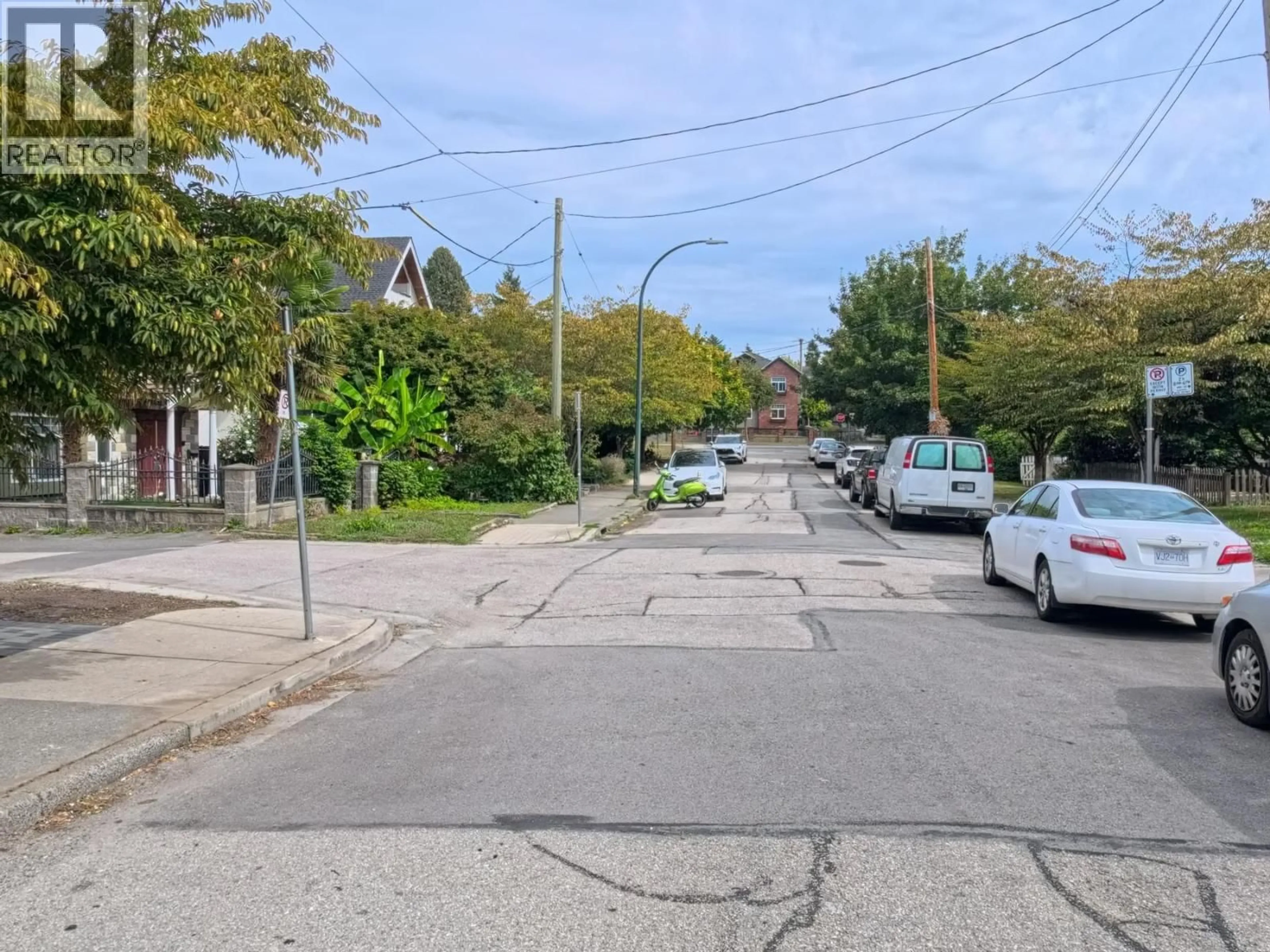Blurry image for 3 - 745 E 30 AVENUE, Vancouver British Columbia V5V2V8