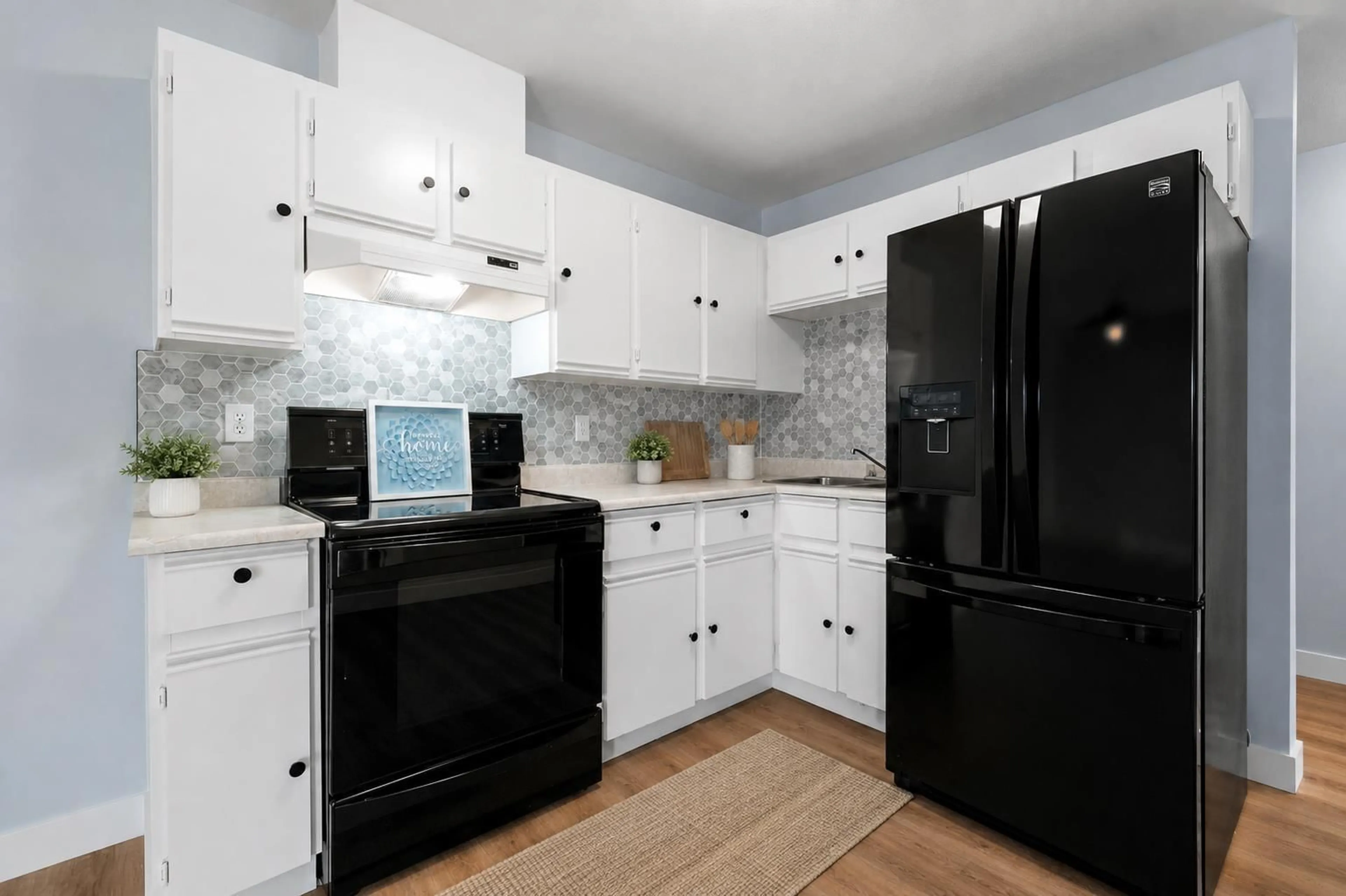 Standard kitchen, ceramic/tile floor for 220 - 45669 MCINTOSH DRIVE, Chilliwack British Columbia V2P6V4