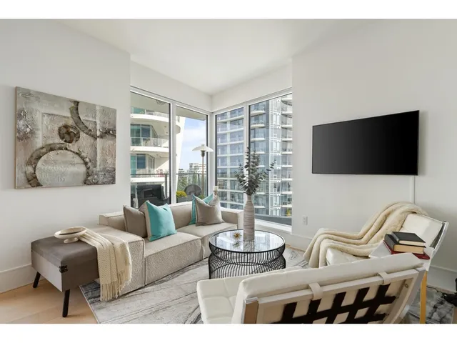1504 - 1500 MARTIN STREET, White Rock 2