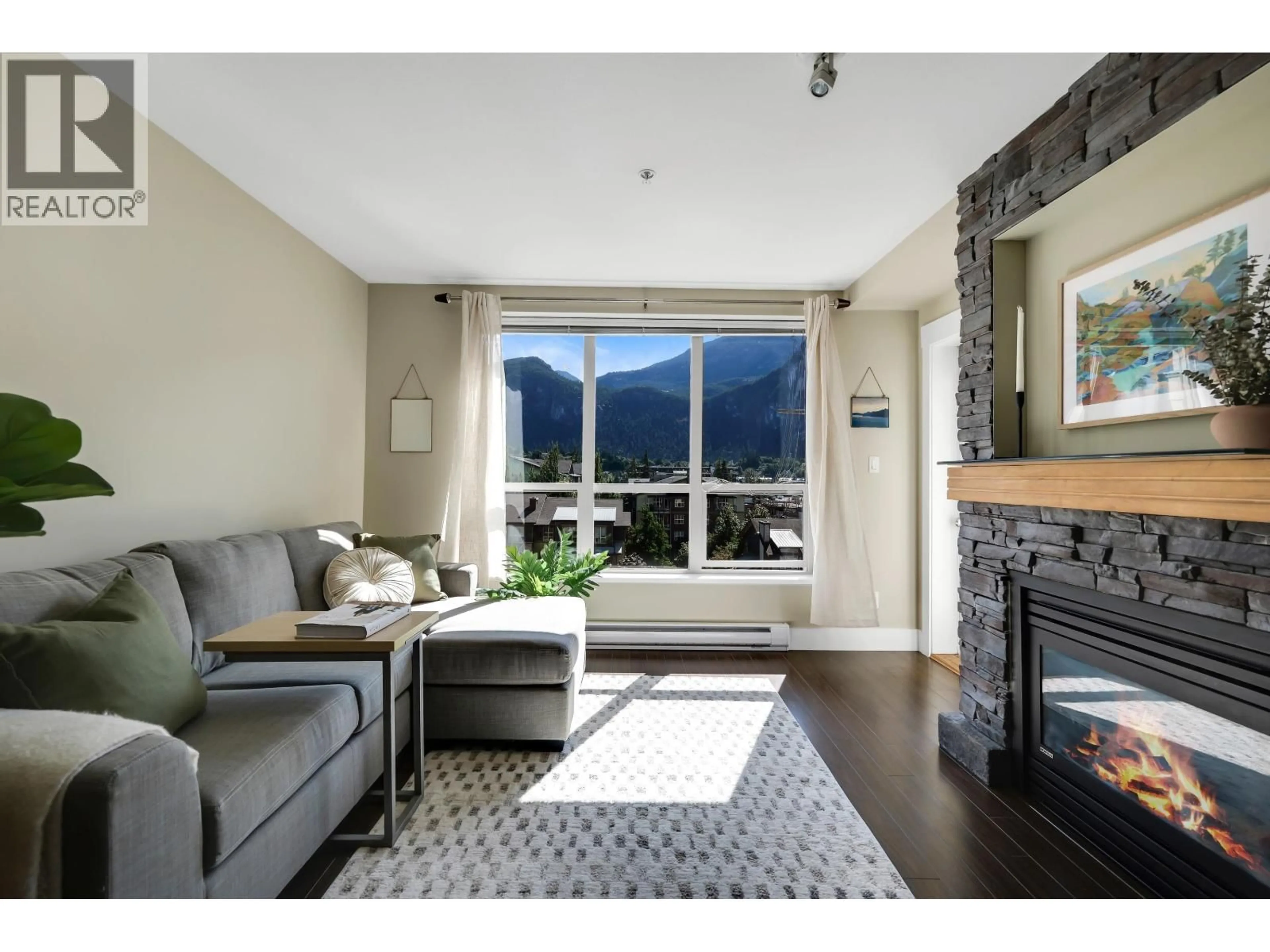 Living room with furniture, unknown for 504 - 1211 VILLAGE GREEN WAY, Squamish British Columbia V8B0R7