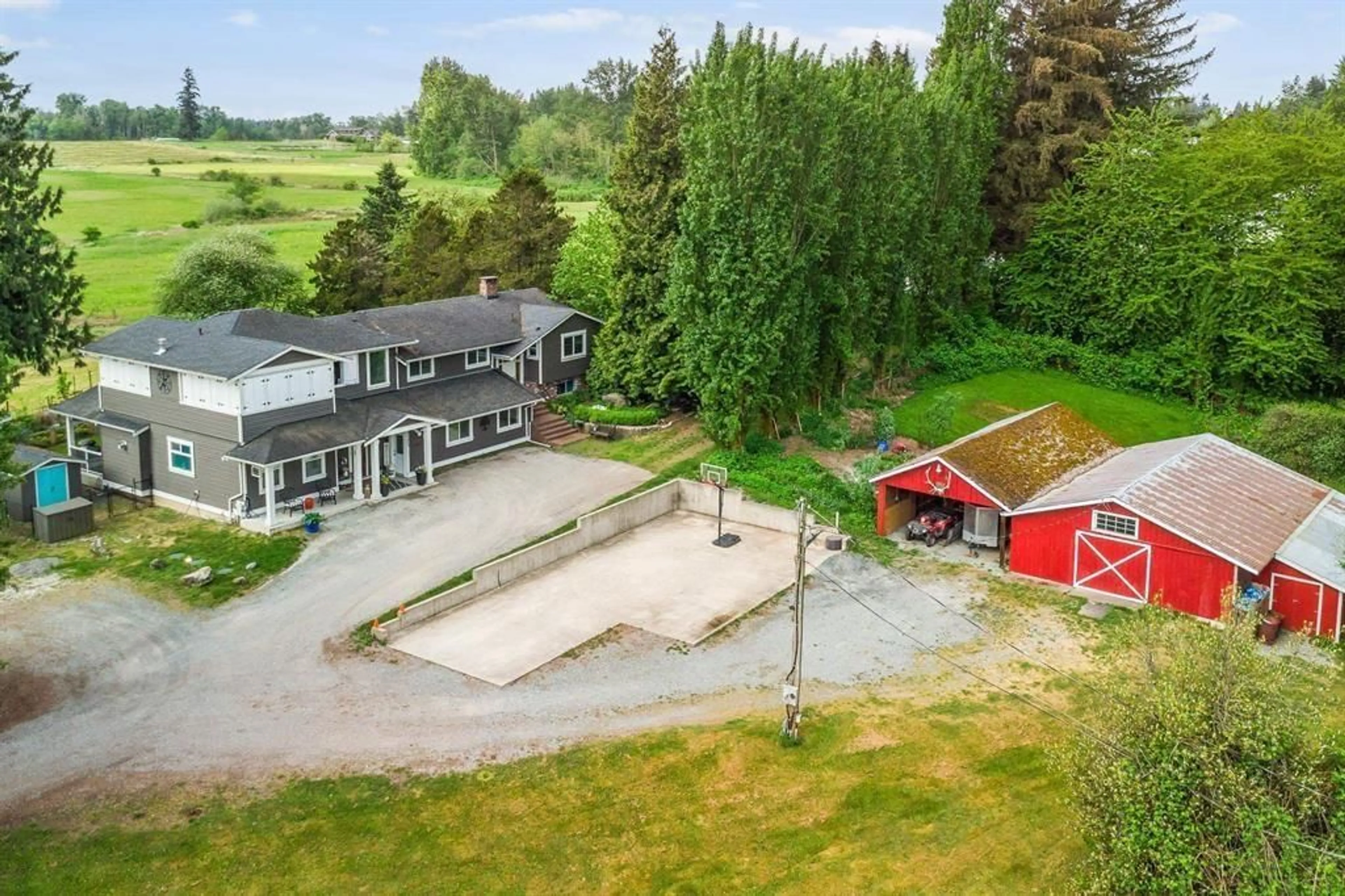 A pic from outside/outdoor area/front of a property/back of a property/a pic from drone, unknown for 3173 216 STREET, Langley British Columbia V2Z2E6