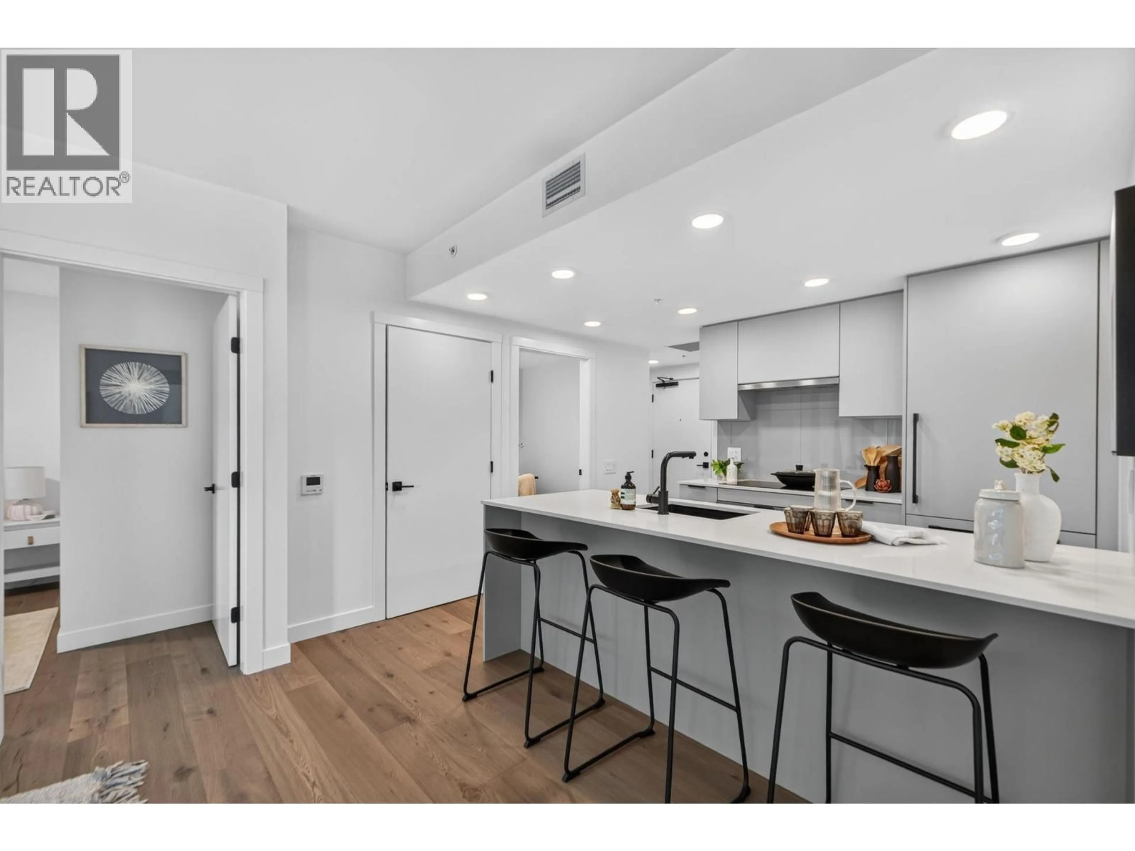 Open concept kitchen, unknown for 202 - 8030 OAK STREET, Vancouver British Columbia V6P0M9