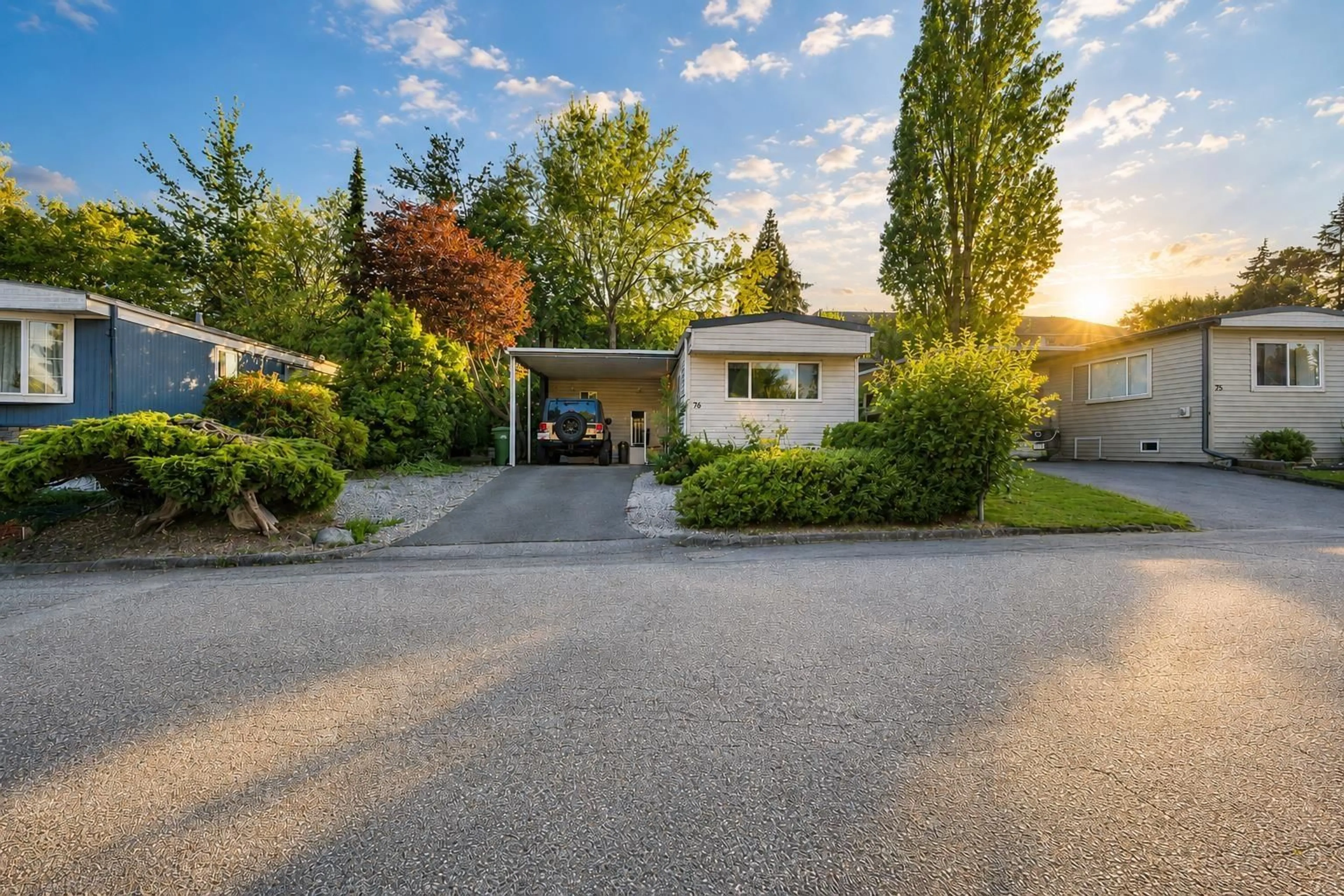 A pic from outside/outdoor area/front of a property/back of a property/a pic from drone, street for 76 - 1840 160 STREET, White Rock British Columbia V3T0P9