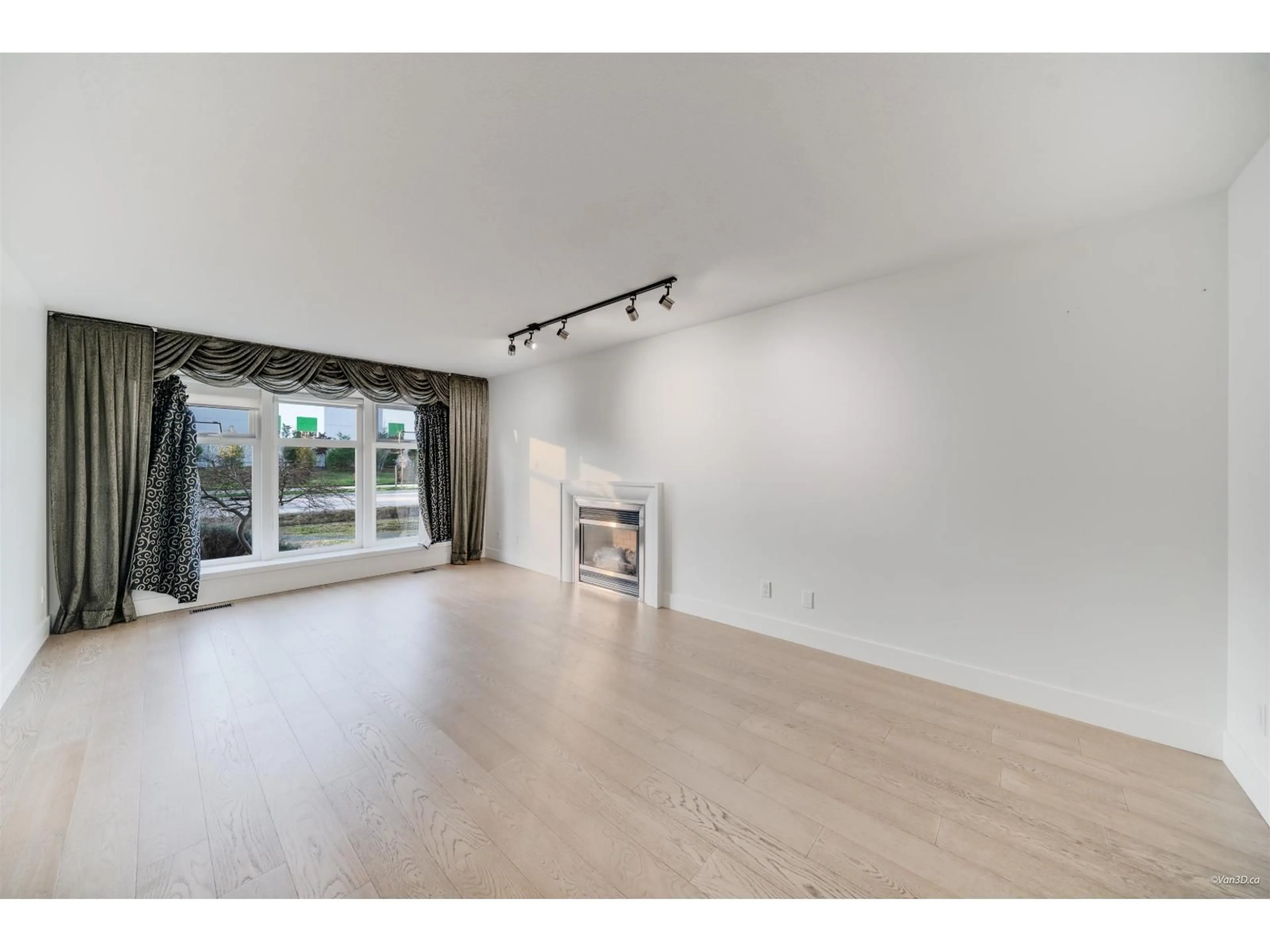 A pic of a room for 3464 196 STREET, Langley British Columbia V3A4T7