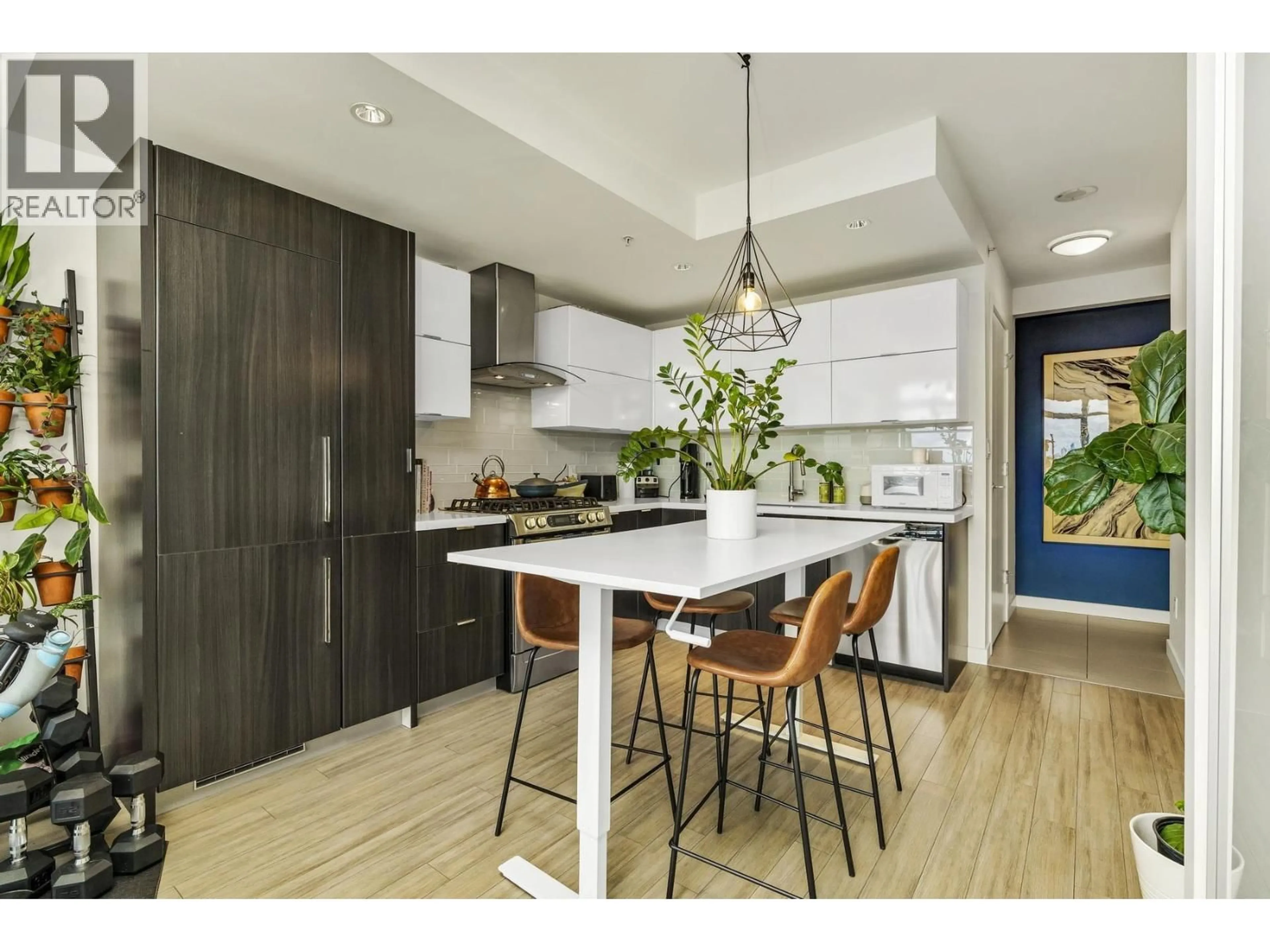 Open concept kitchen, unknown for 1604 - 1775 QUEBEC STREET, Vancouver British Columbia V5T0E3