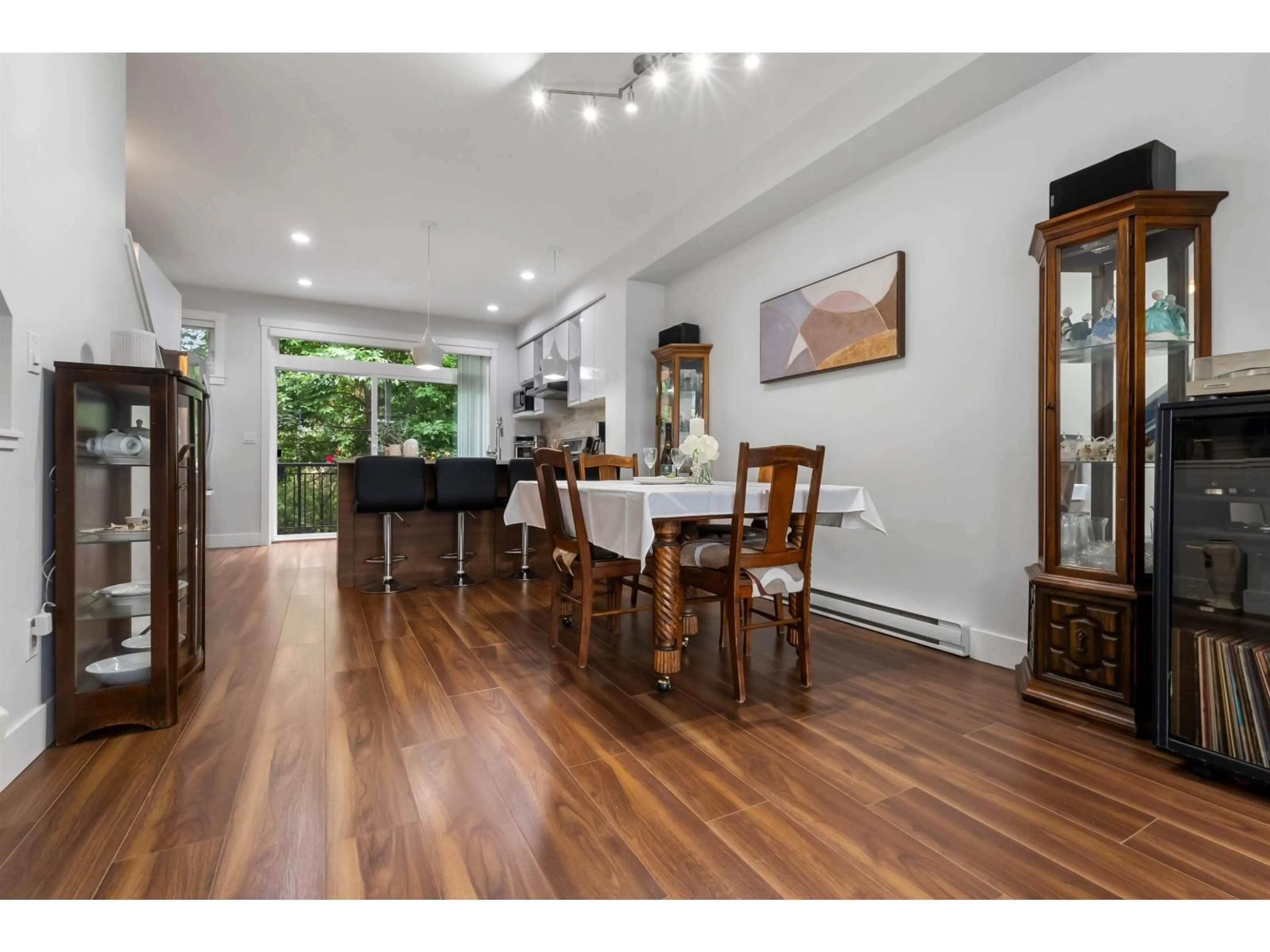 Dining room, wood/laminate floor for 66 - 14433 60 AVENUE, Surrey British Columbia V3S1R4