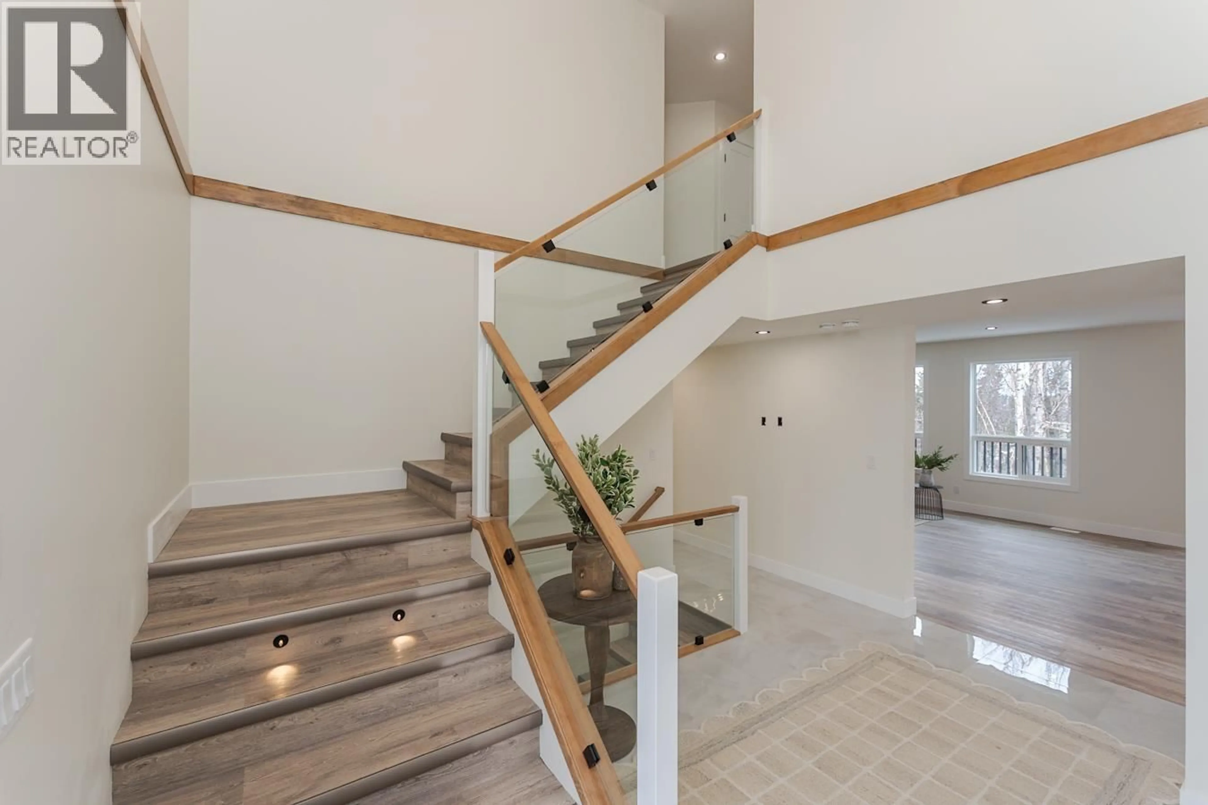 Indoor foyer for 3936 ESTABROOK COURT, Prince George British Columbia V2N6J2