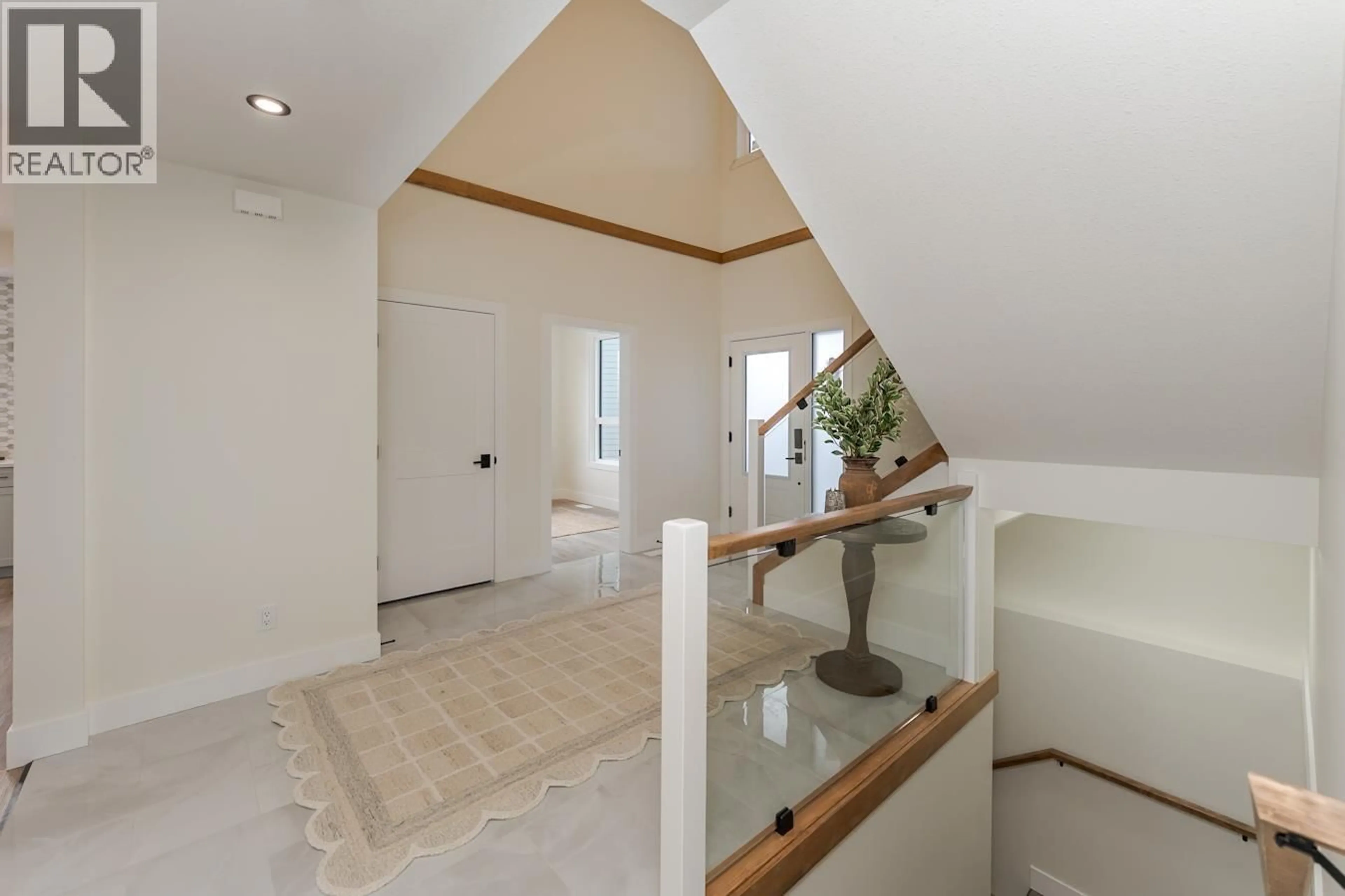 Indoor foyer for 3936 ESTABROOK COURT, Prince George British Columbia V2N6J2