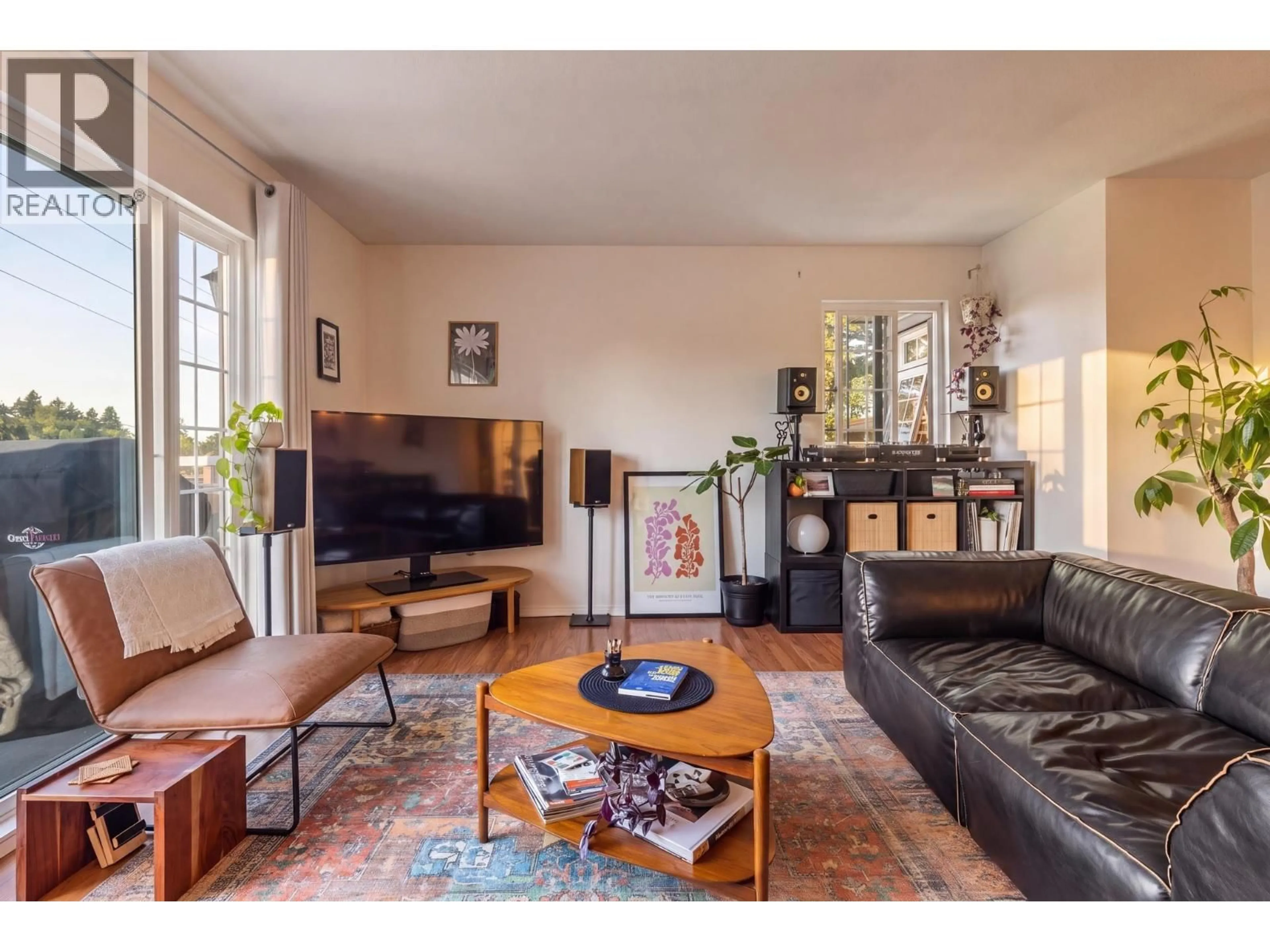 Living room with furniture, unknown for 306 - 1868 11TH AVENUE, Vancouver British Columbia V5N1Z1