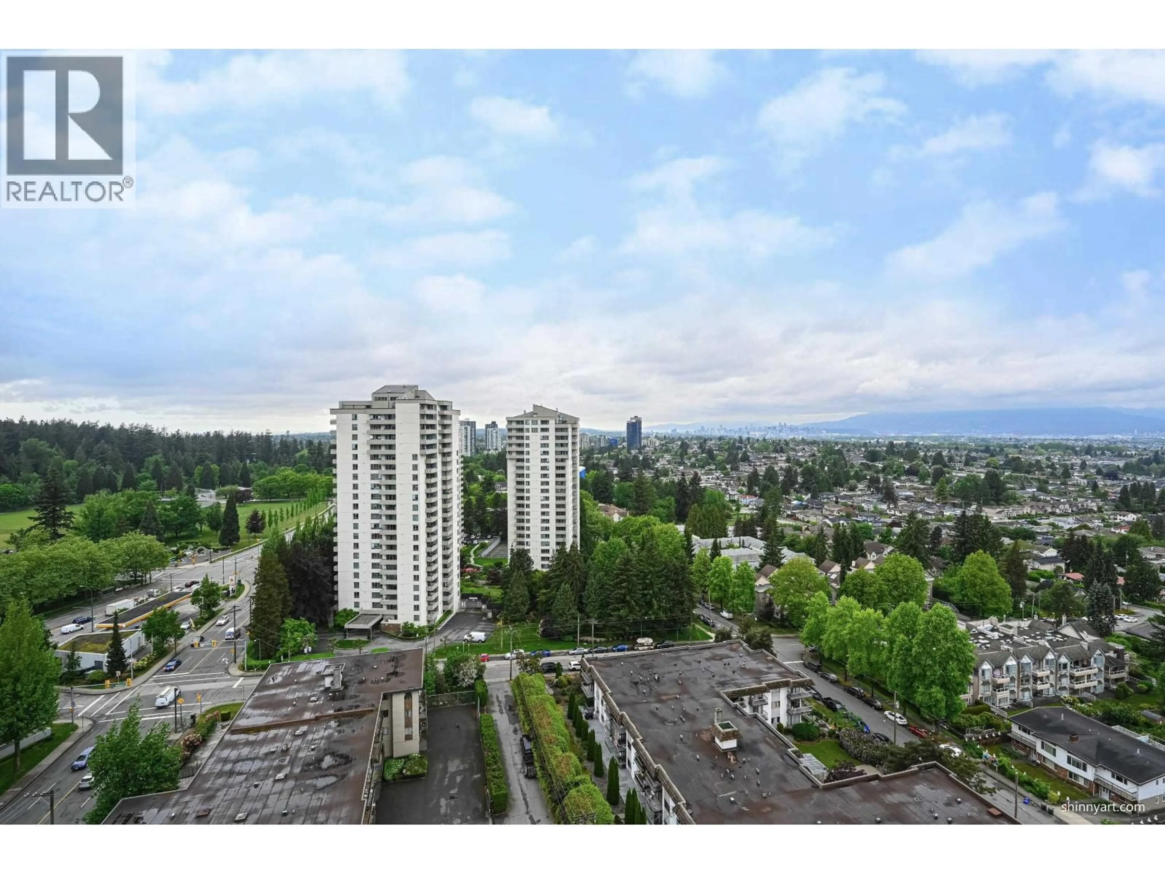 A pic from outside/outdoor area/front of a property/back of a property/a pic from drone, unknown for 1909 - 5685 HALLEY AVENUE, Burnaby British Columbia V5H0L9