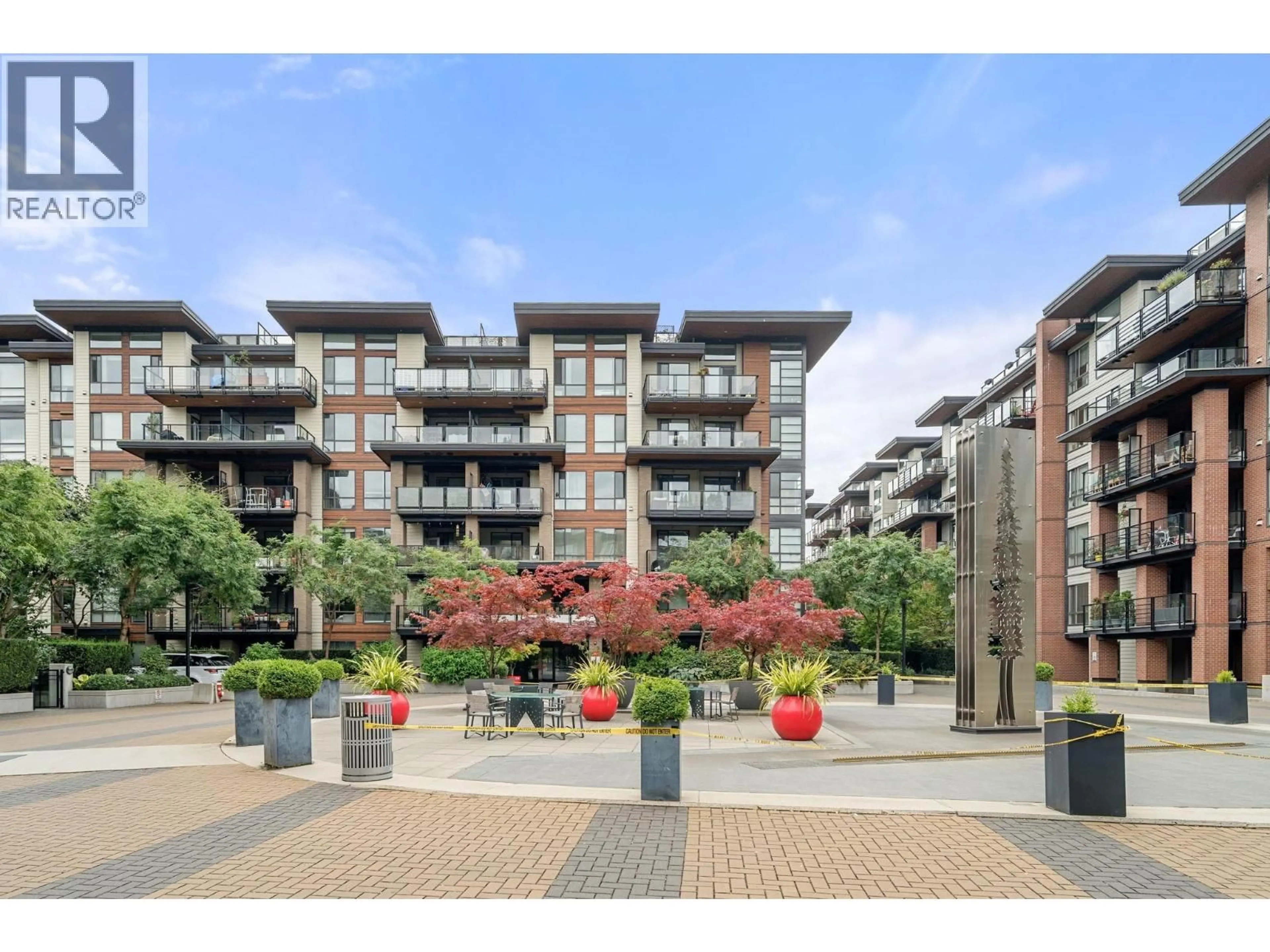 Patio, unknown for 412 - 719 3RD STREET, North Vancouver British Columbia V7M0E7