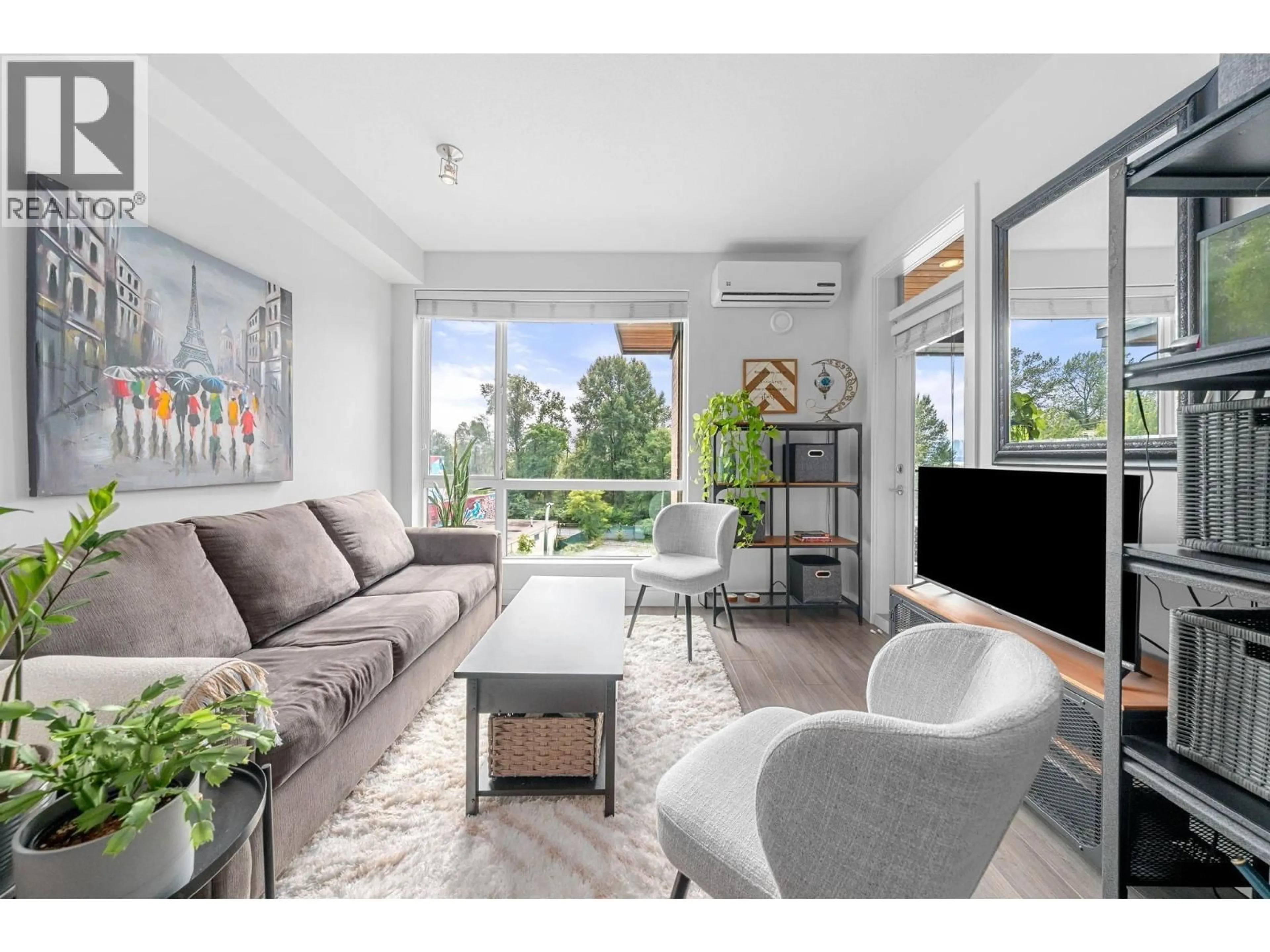 Living room with furniture, unknown for 412 - 719 3RD STREET, North Vancouver British Columbia V7M0E7