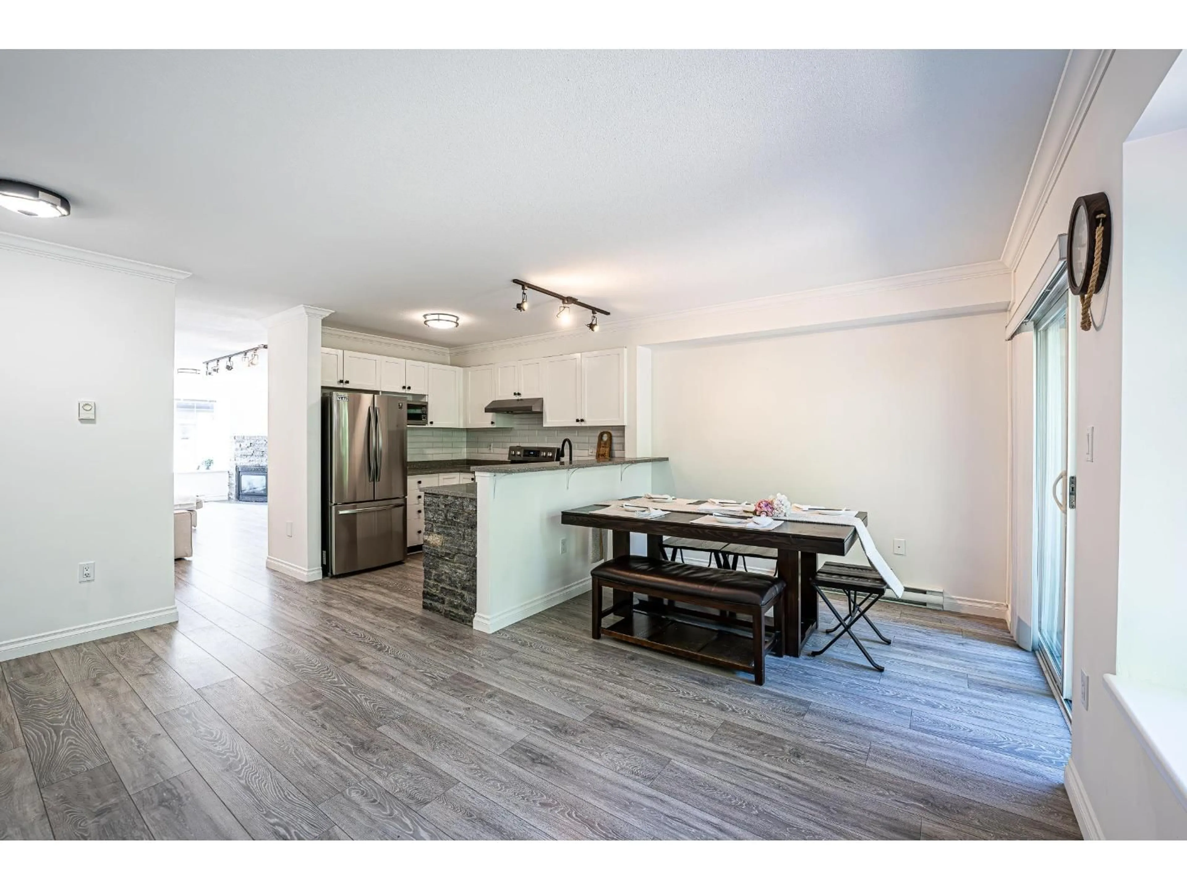 Open concept kitchen, unknown for 20 - 8155 164TH STREET, Surrey British Columbia V4N0P8