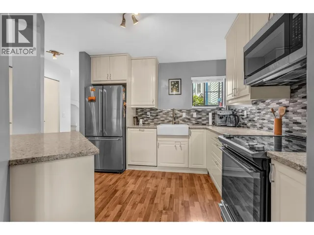 3 - 98 BEGIN STREET, Coquitlam 3