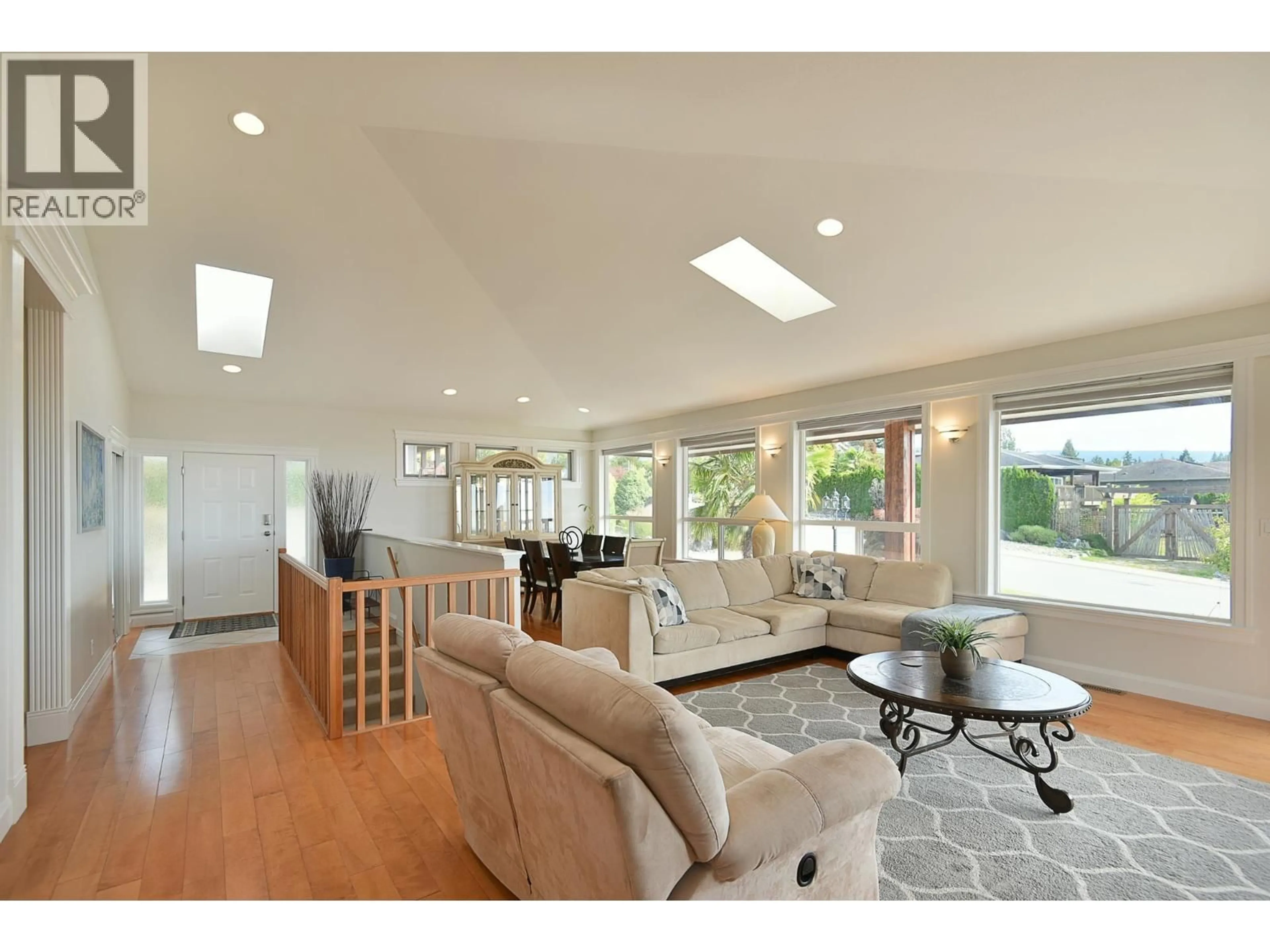 Living room with furniture, unknown for 6277 BAILLIE ROAD, Sechelt British Columbia V7Z0R5